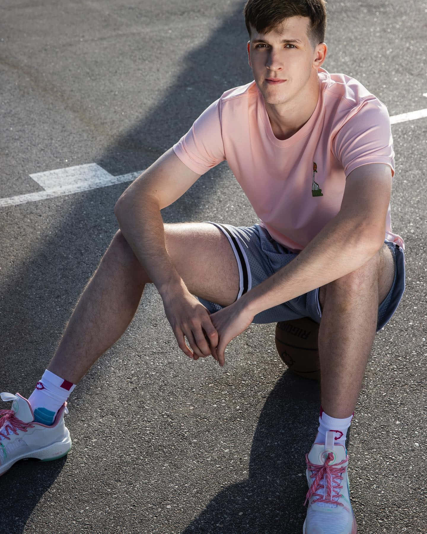 athlete, basketball court, pink shirt, HD Phone Wallpaper