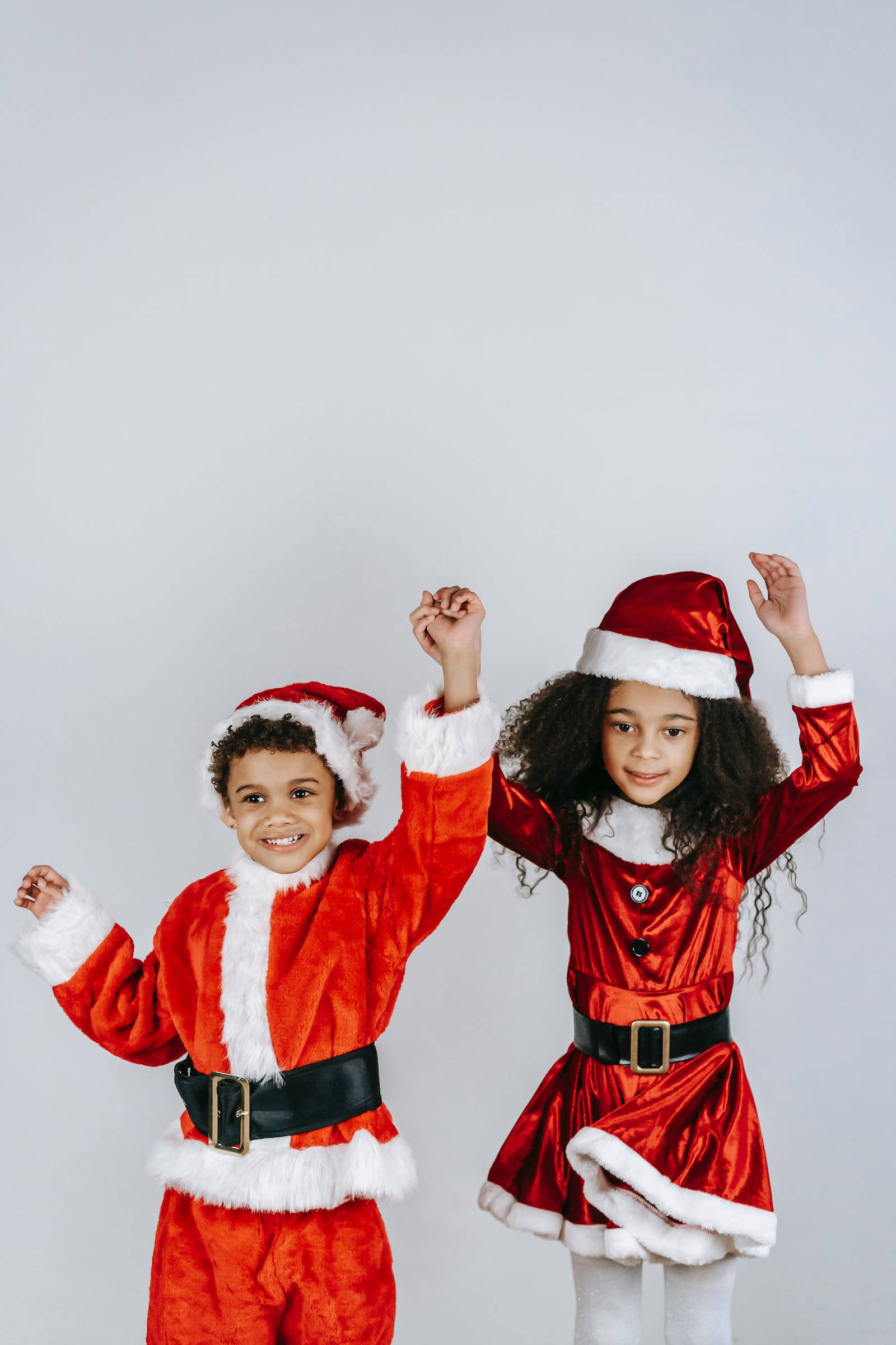 Santa costumes, red, children, Full HD Phone Wallpaper