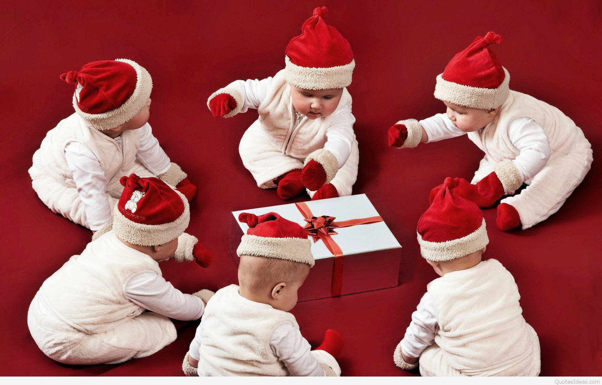 Santa Claus hat, white snowsuits, red Santa hats, Full HD Desktop Wallpaper