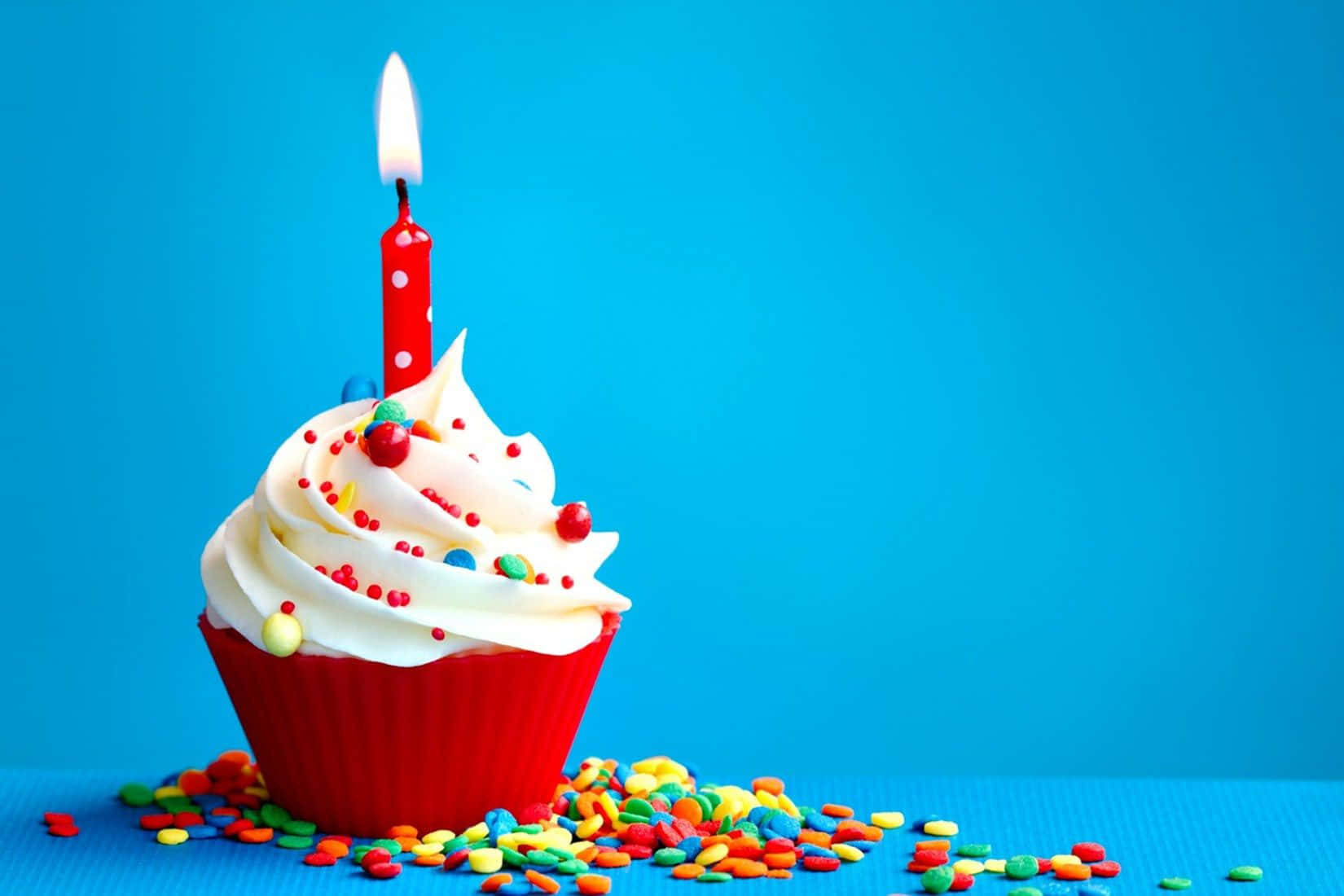 Cute Cupcake, pink frosting, colorful sprinkles, HD Desktop Wallpaper