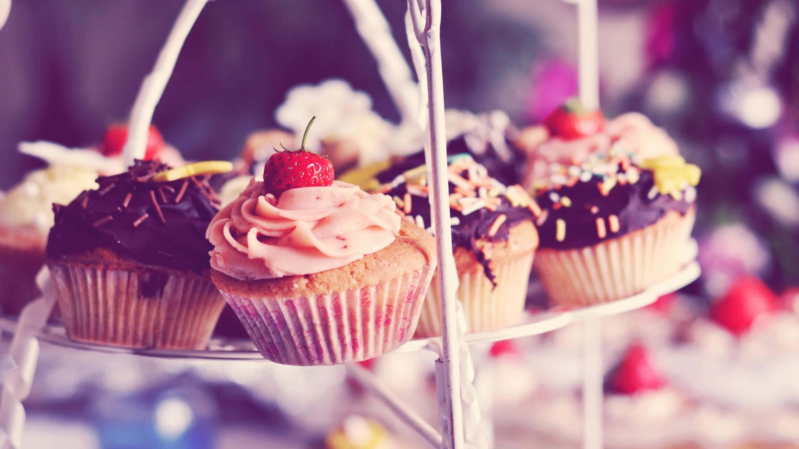 cute cupcake, pink frosting, cherry toppings, 2K Desktop Wallpaper