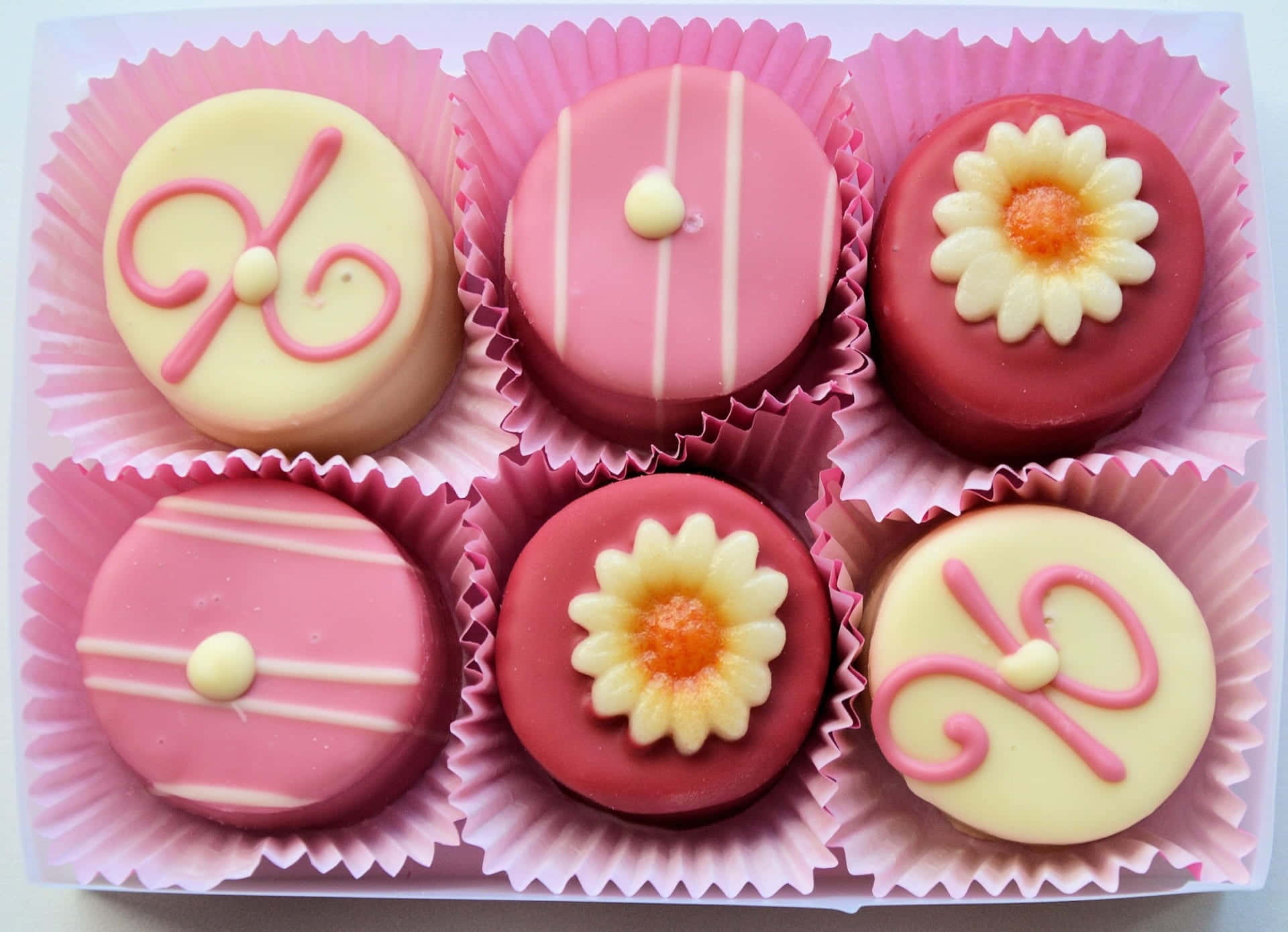 pink cupcakes, pastel pink, yellow chocolate truffles, Full HD Desktop Wallpaper
