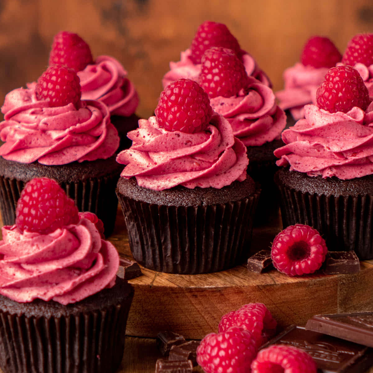 pink cupcakes, raspberry frosting, fresh raspberries, SD Desktop Wallpaper