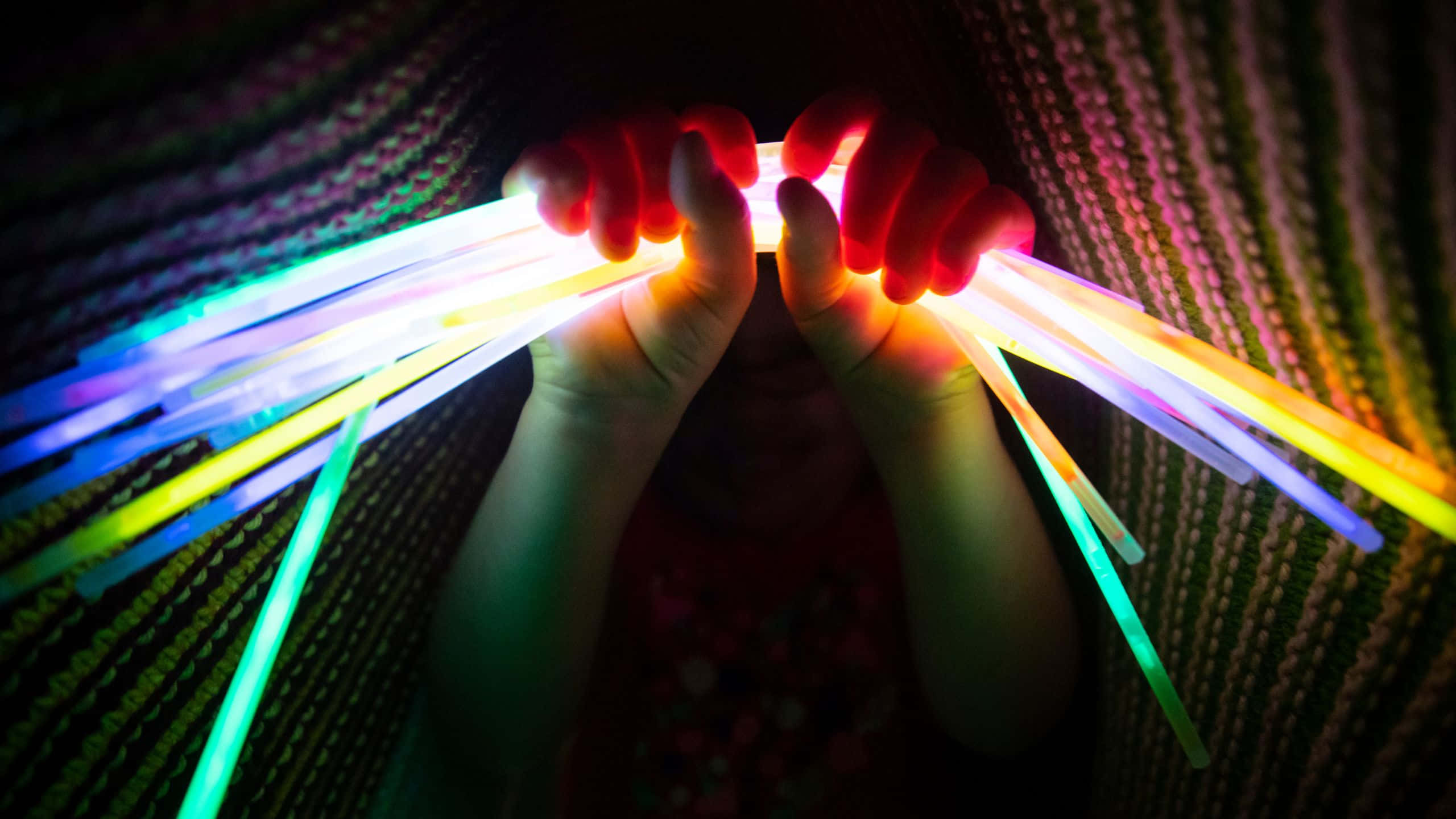 cute dark, 2560 x 1440, rainbow light sticks, 2K Desktop Wallpaper