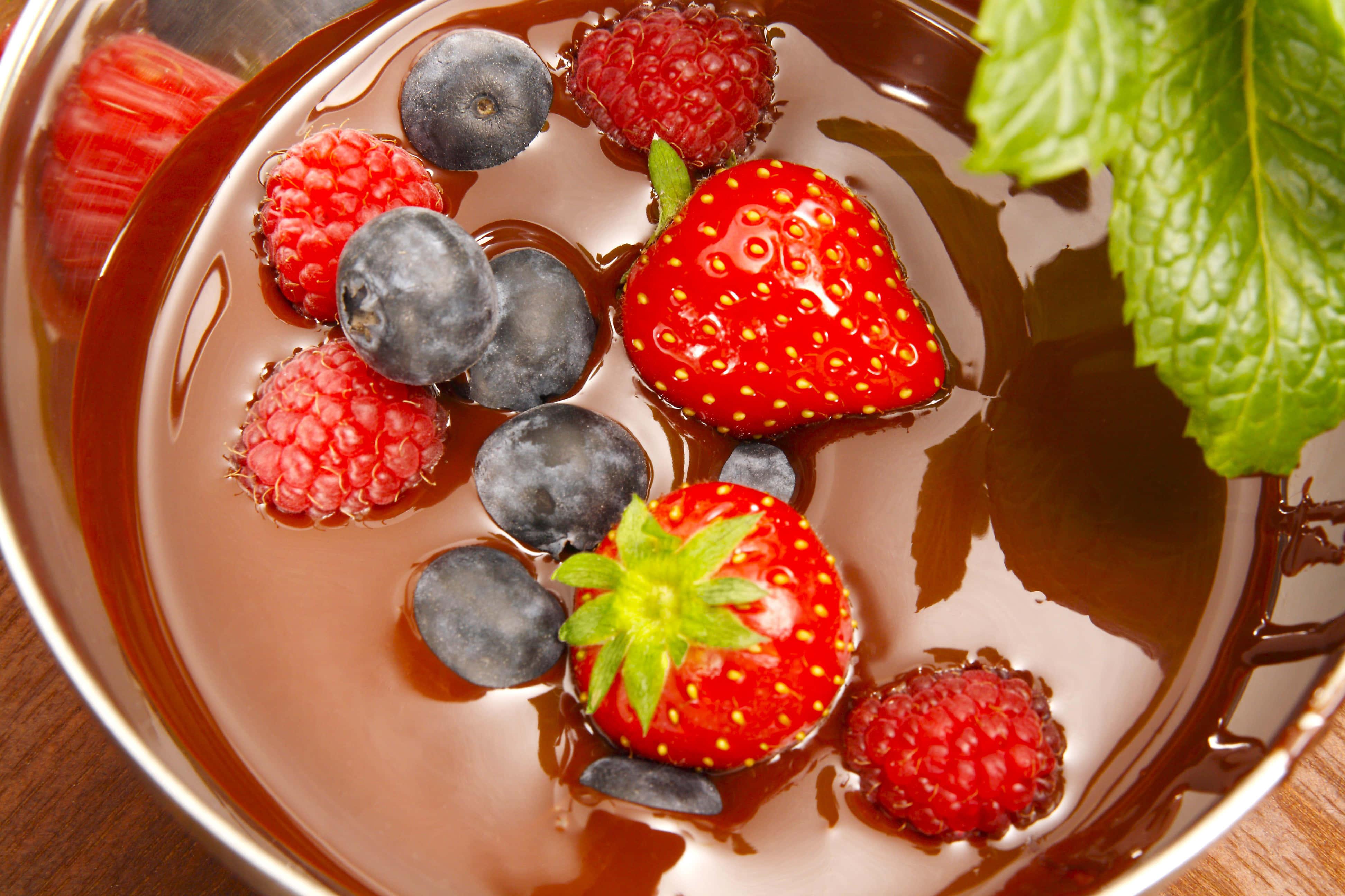 glossy bowl, rich chocolate, fresh strawberries, 4K Desktop Wallpaper