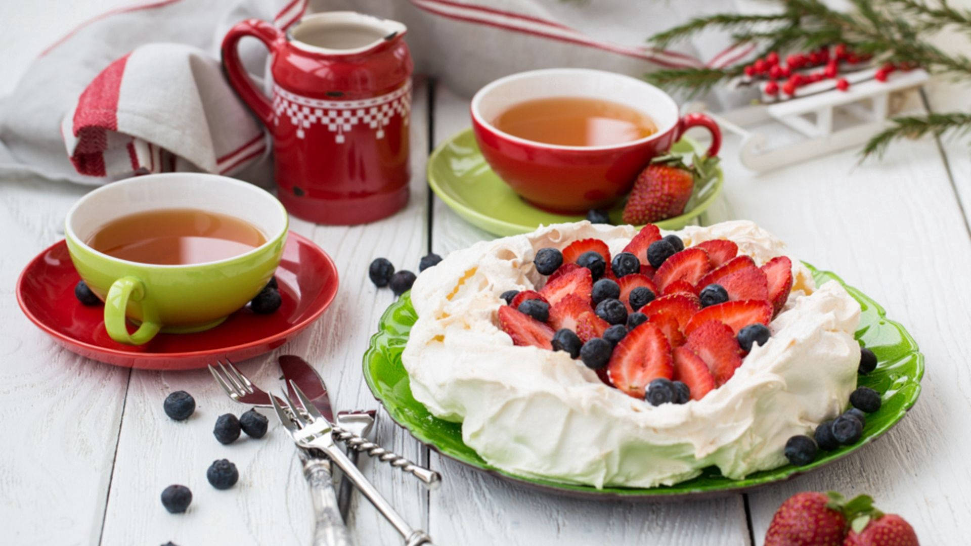 pavlova dessert, strawberries, blueberries, Full HD Desktop Wallpaper