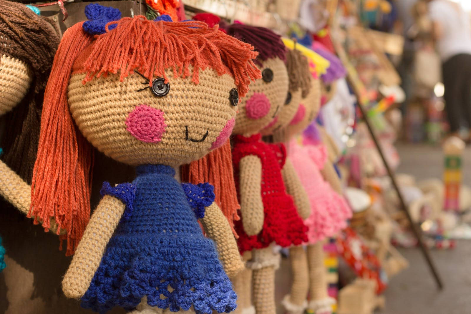 knitted cute dolls, colorful handmade crochet dolls, yarn hair, HD Desktop Wallpaper