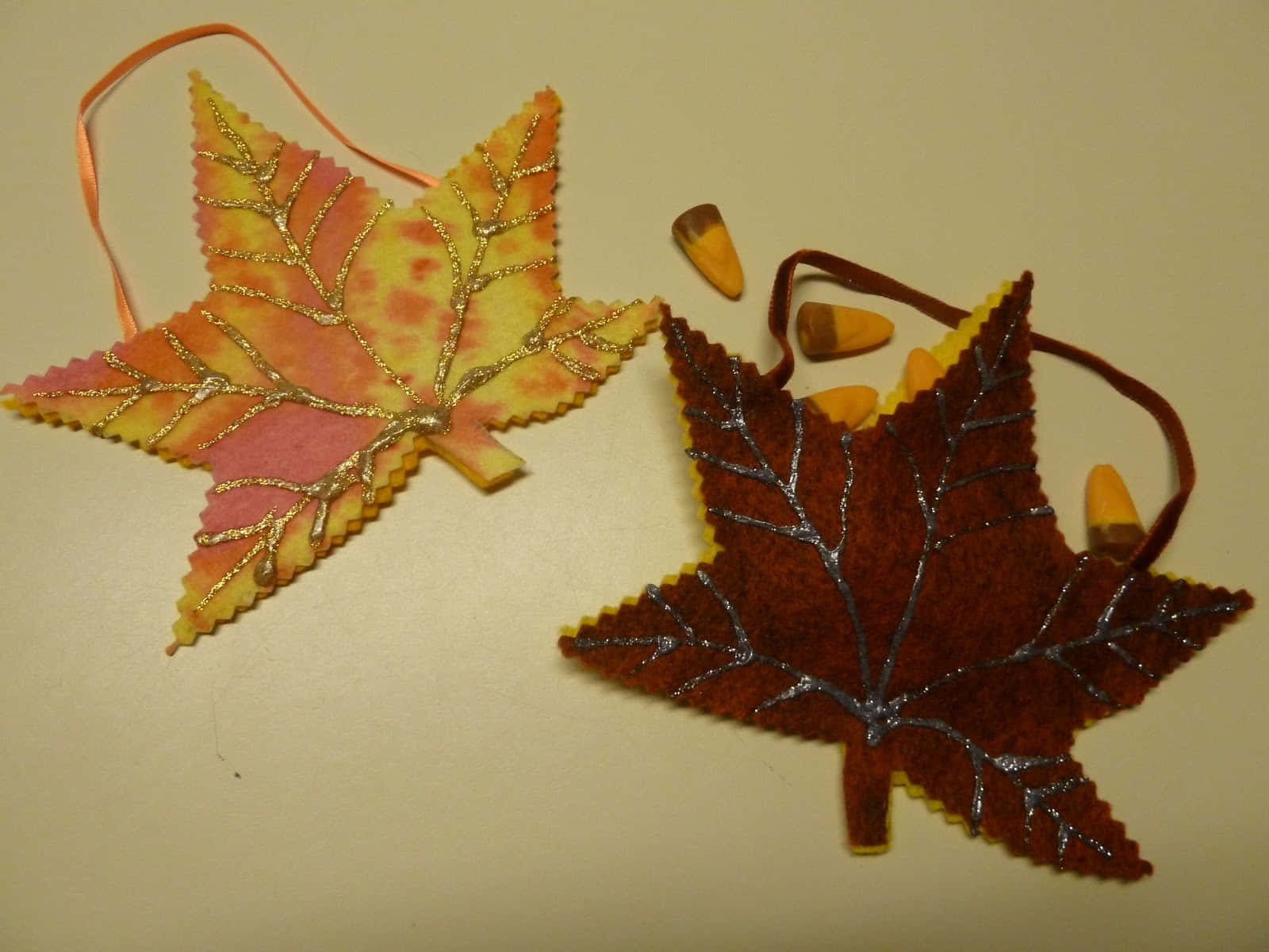 felt maple leaf ornaments, glitter veins, ribbon loops, HD Desktop Wallpaper