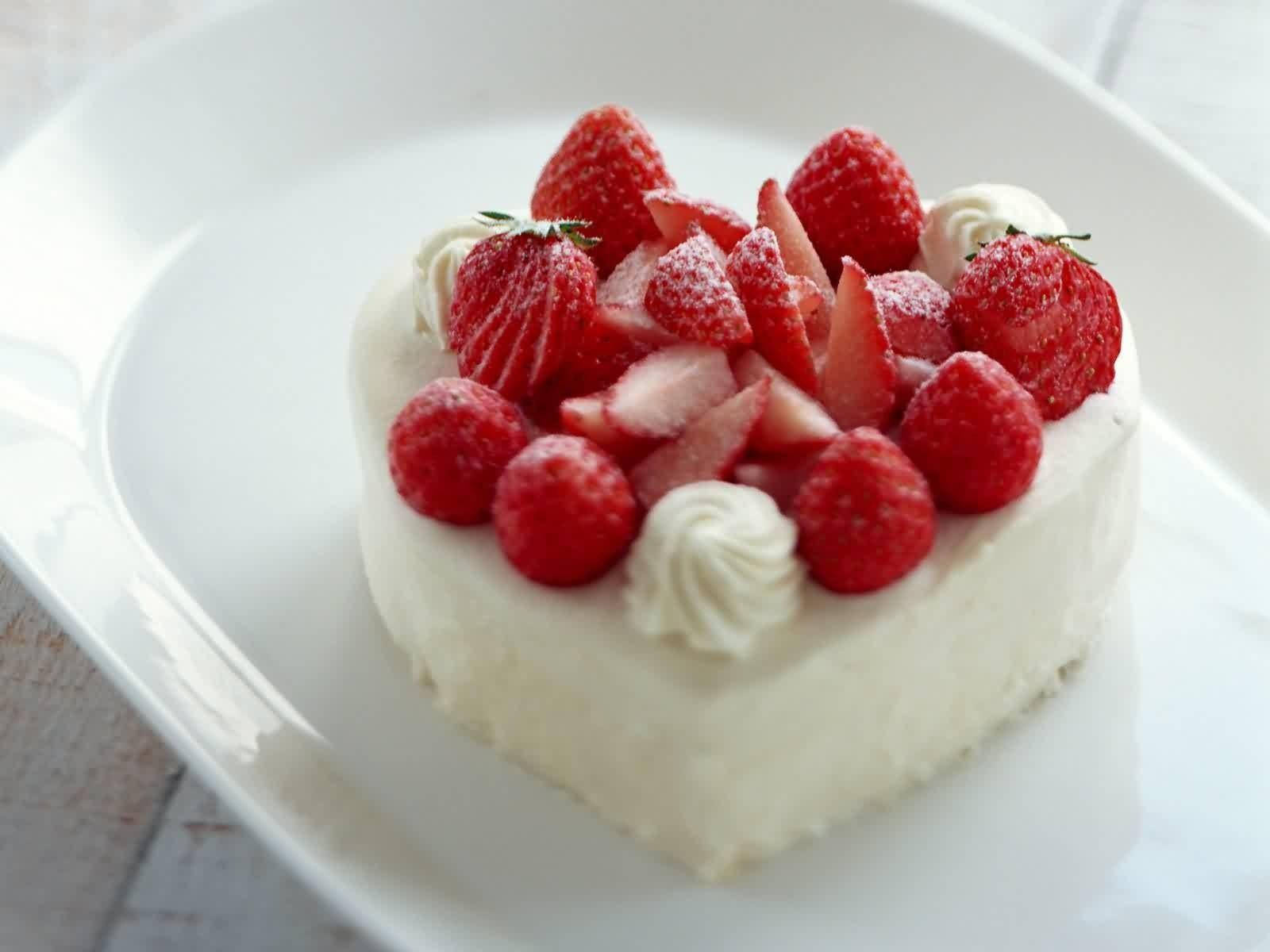 Cute Heart, strawberry cake, white cake, HD Desktop Wallpaper