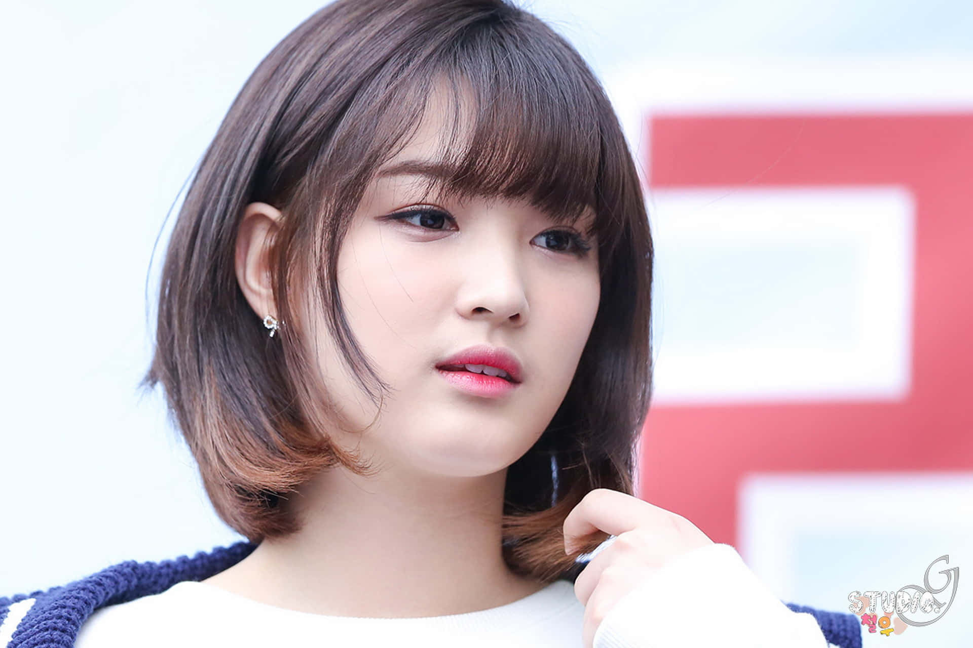 short brown bob, bangs, blurred red and white background, Full HD Desktop Wallpaper