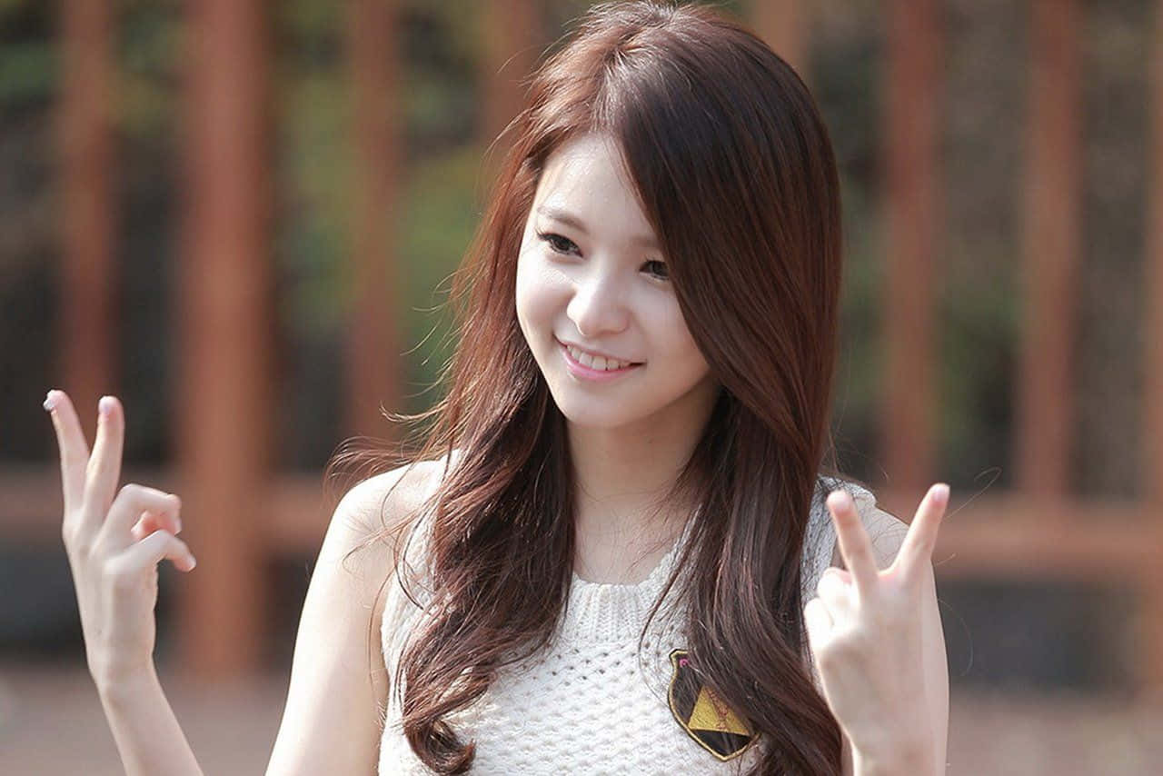 Cute Korean Girl, peace sign, long brown hair, HD Desktop Wallpaper