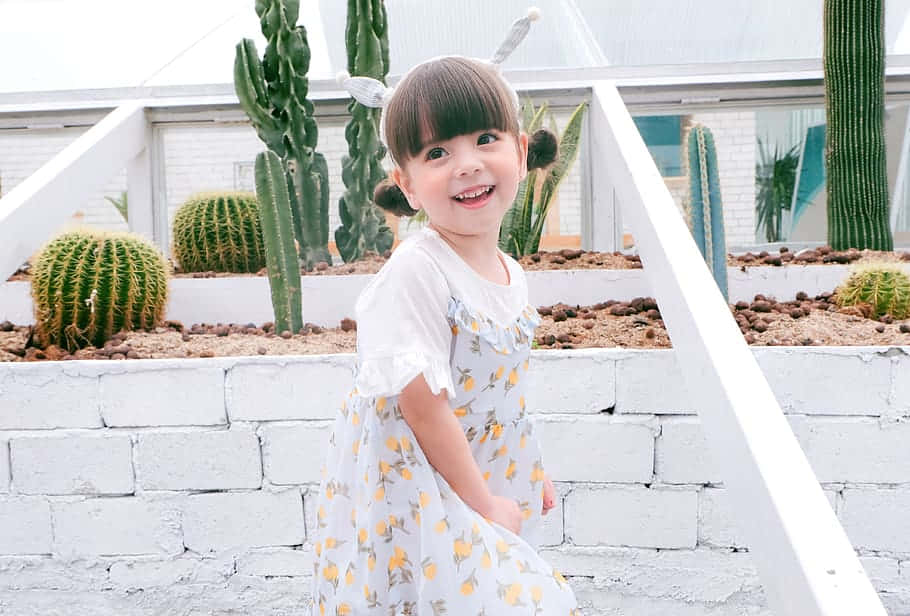 Cute Korean Toddler, white dress, lemon-print dress, SD Desktop Wallpaper