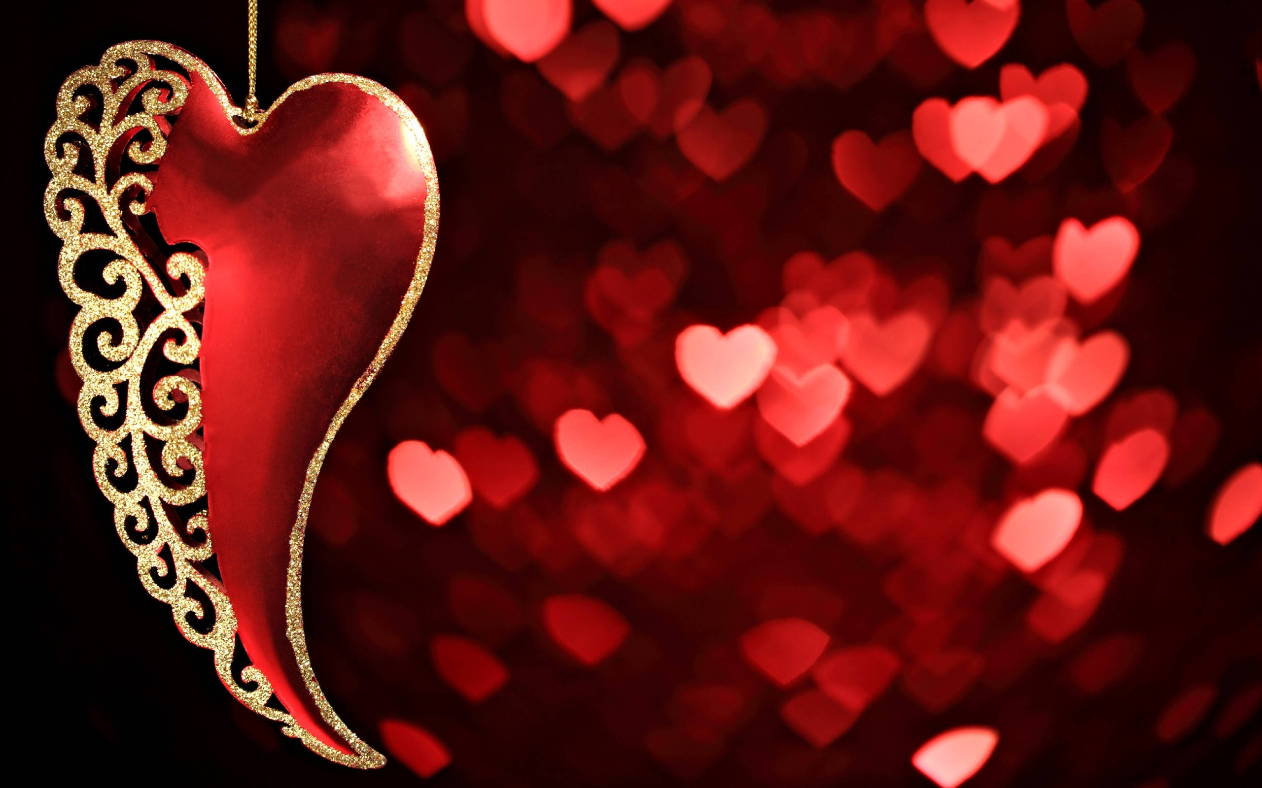 cute love heart pendant, gold filigree, bokeh background, 2K Desktop Wallpaper