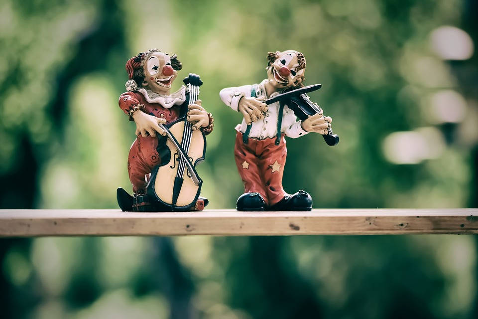 Cute Music Clowns Figurines, cello, violin, SD Desktop Wallpaper