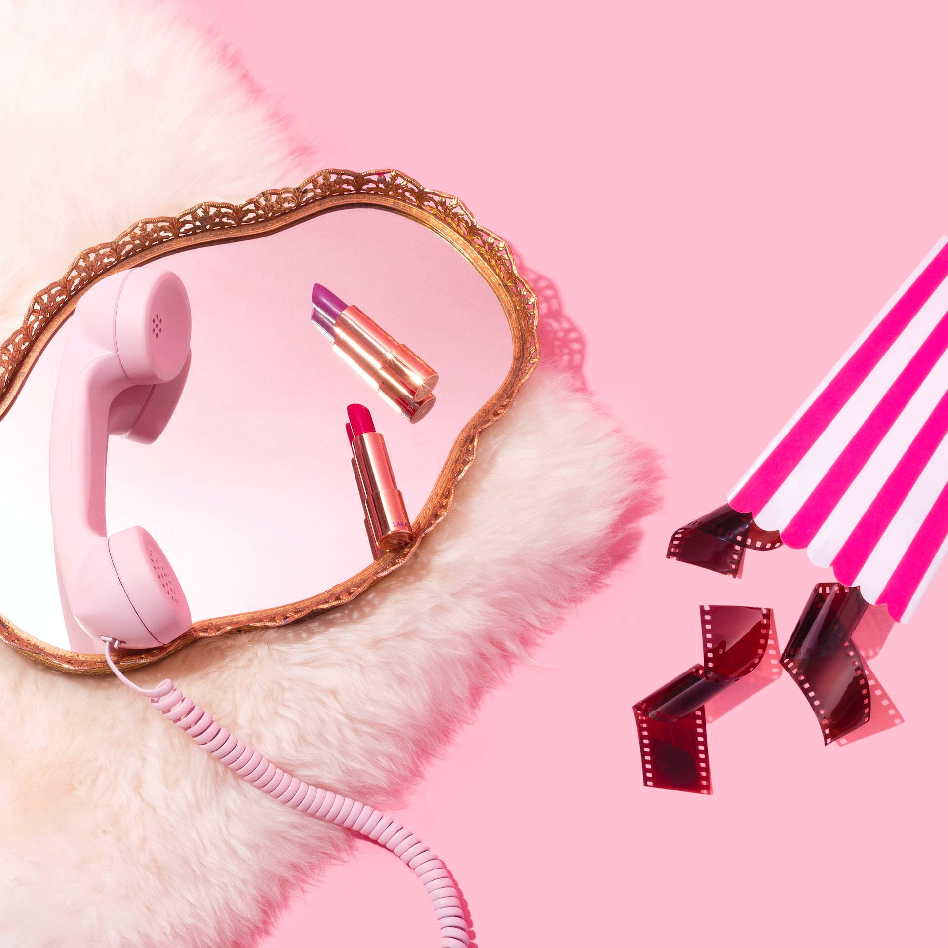 vintage pink rotary phone, fluffy white fur, mirror, Full HD Desktop Wallpaper