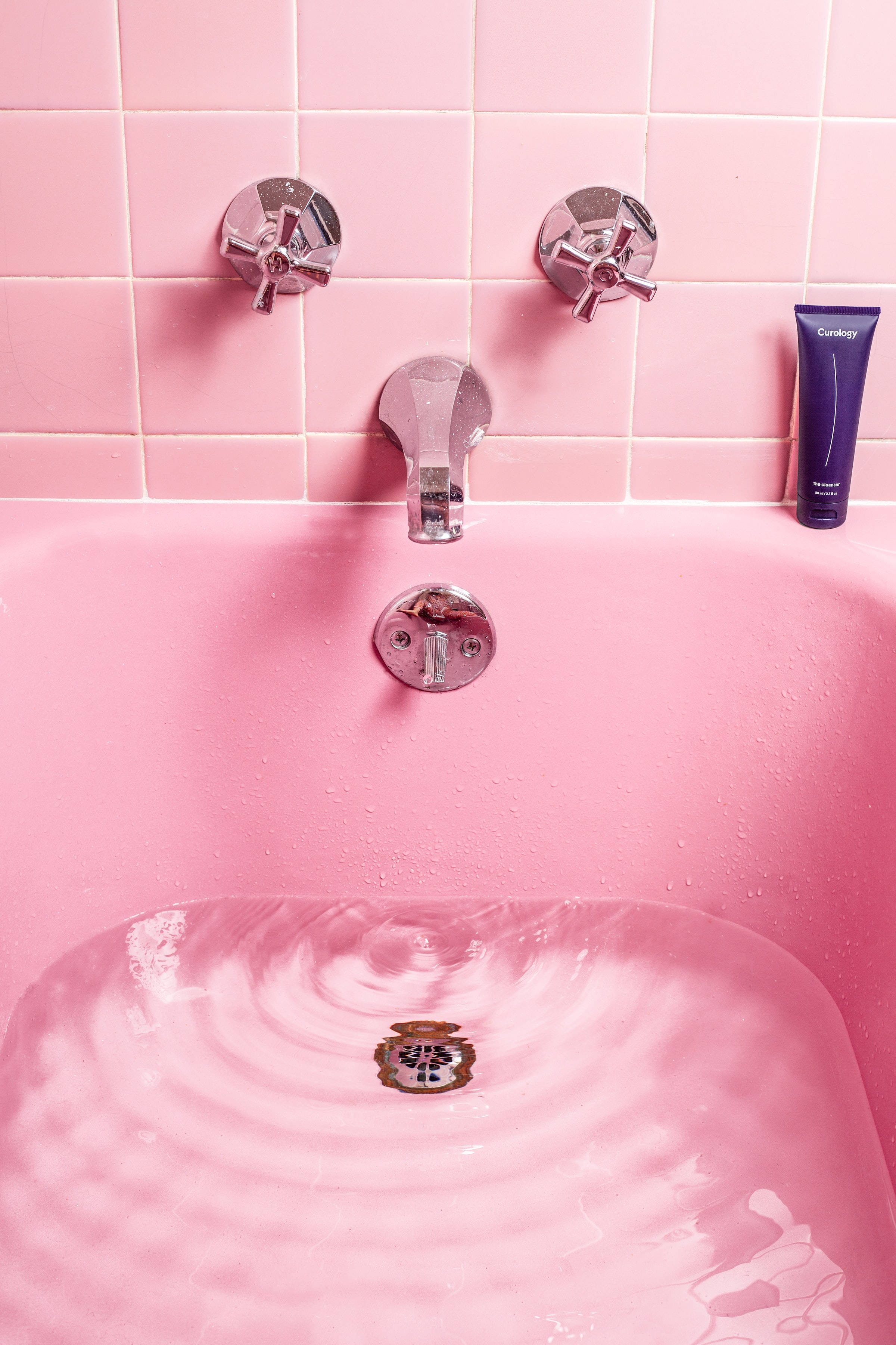 Cute Pink Aesthetic, bathtub, swirling water, 2K Phone Wallpaper