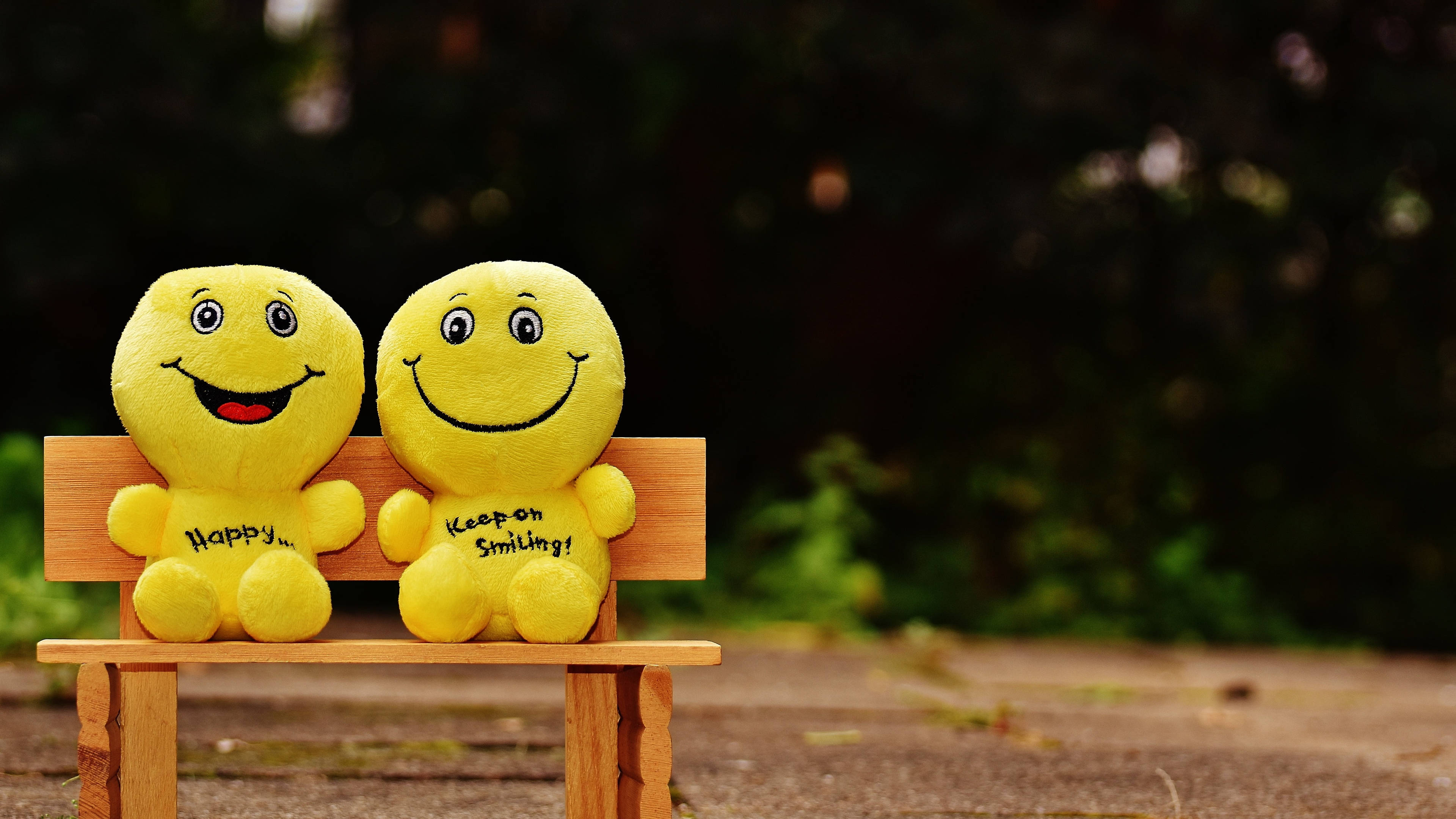 Cute Smile Emoji Toys, yellow, smiley plush toys, 4K Desktop Wallpaper