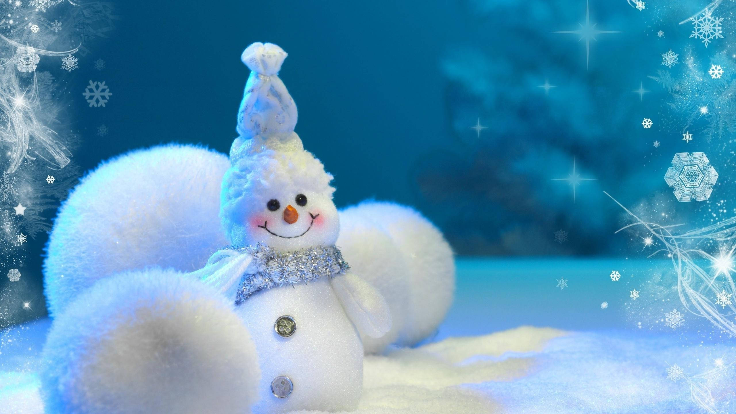snowman, glittering scarf, snowy blue winter wonderland, 2K Desktop Wallpaper