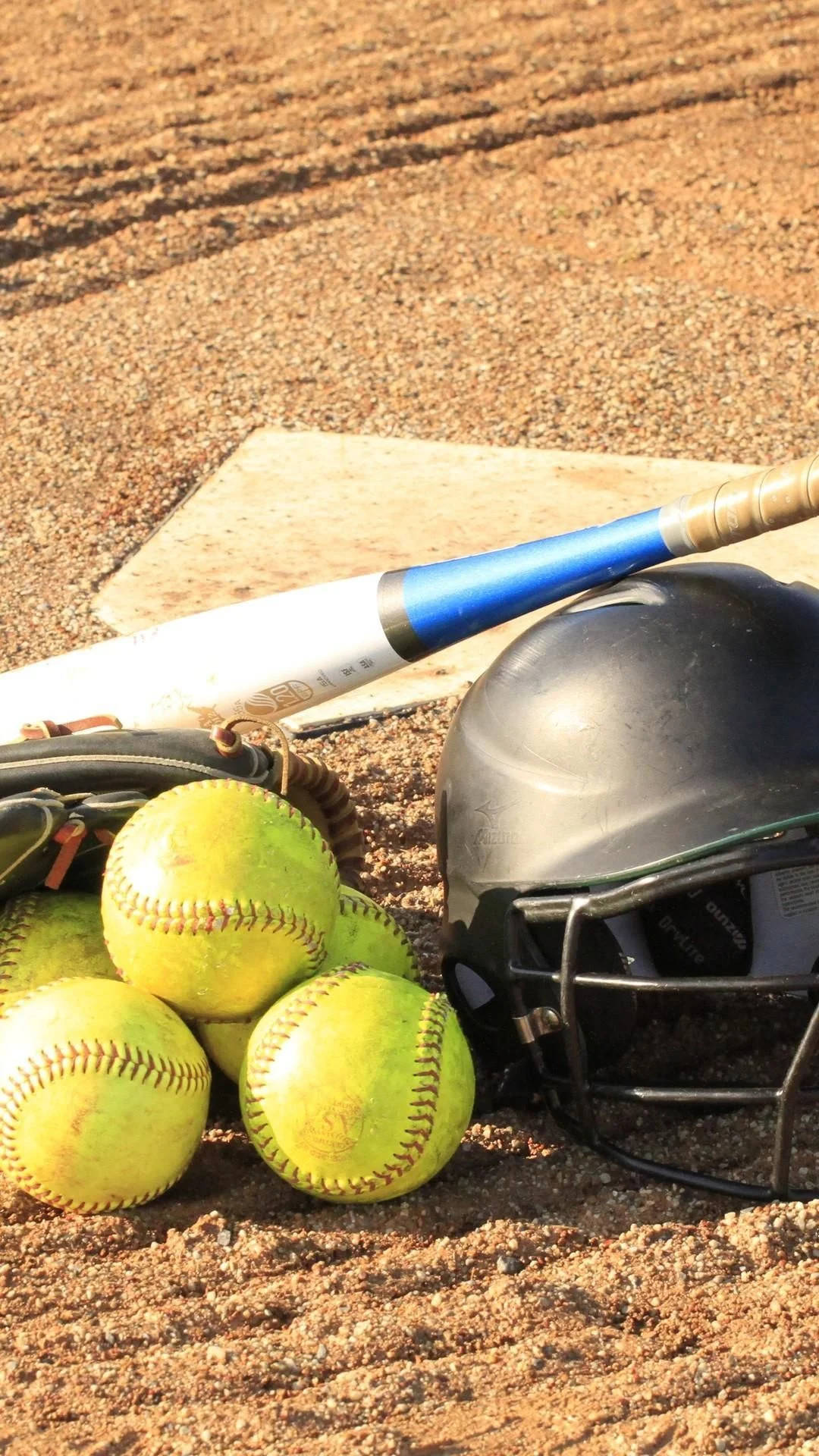 softball gear, helmet, bat, Full HD Phone Wallpaper