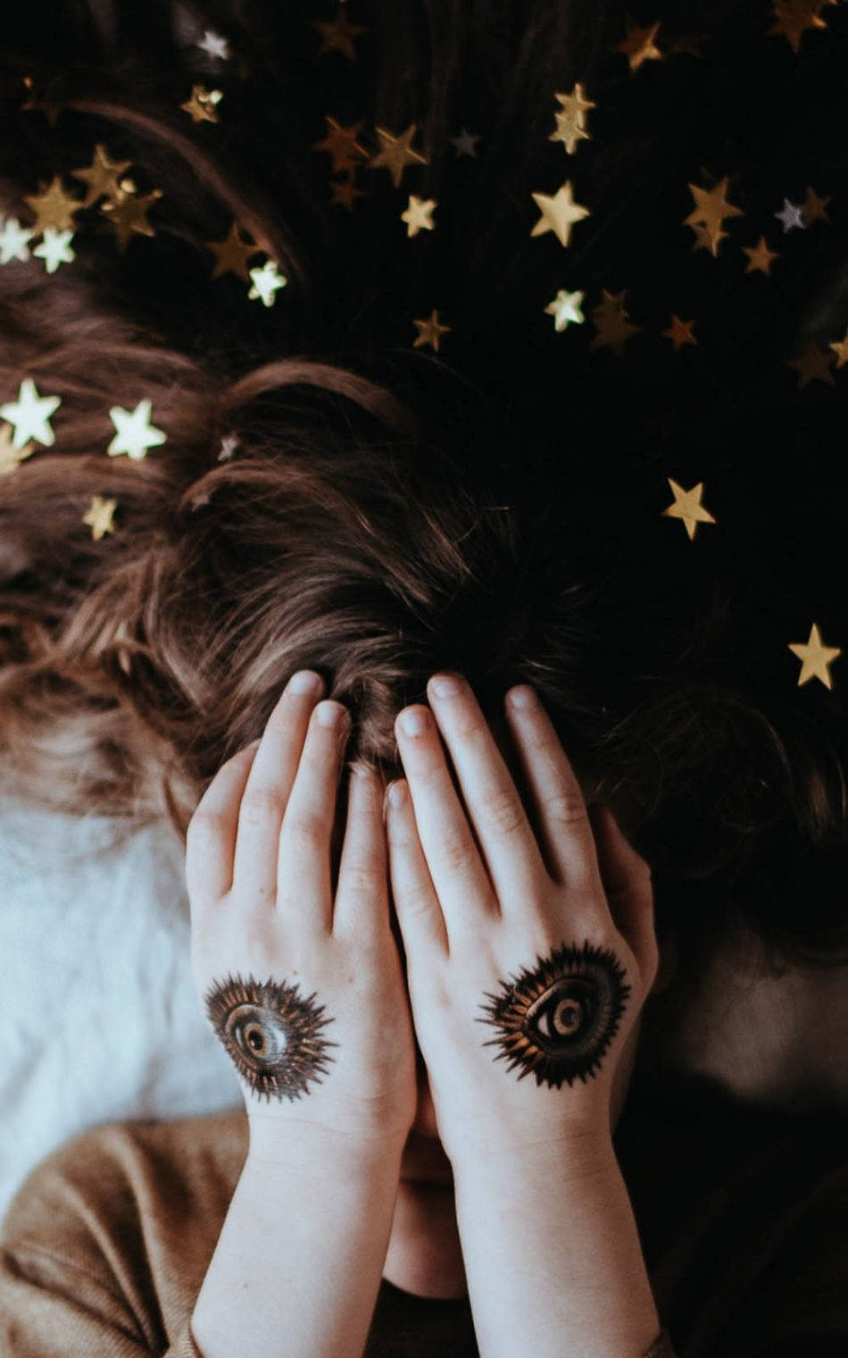 wavy hair, golden stars, mystical eye tattoos, HD Phone Wallpaper