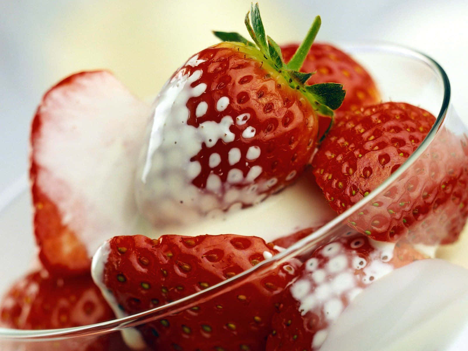 Cute Strawberry, juicy red strawberries, creamy white yogurt, HD Desktop Wallpaper