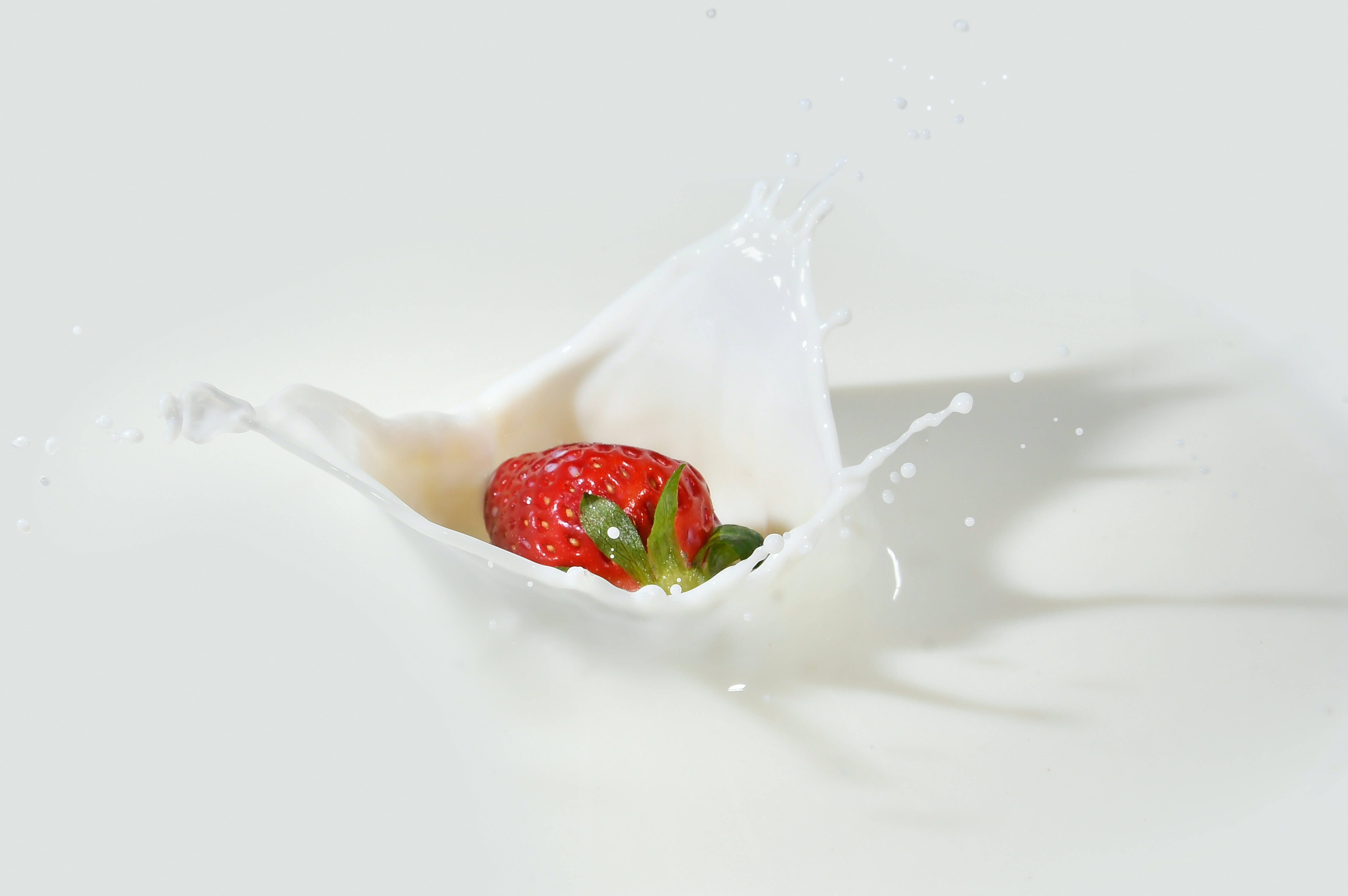 strawberry, vibrant red, creamy white milk, 5K Desktop Wallpaper