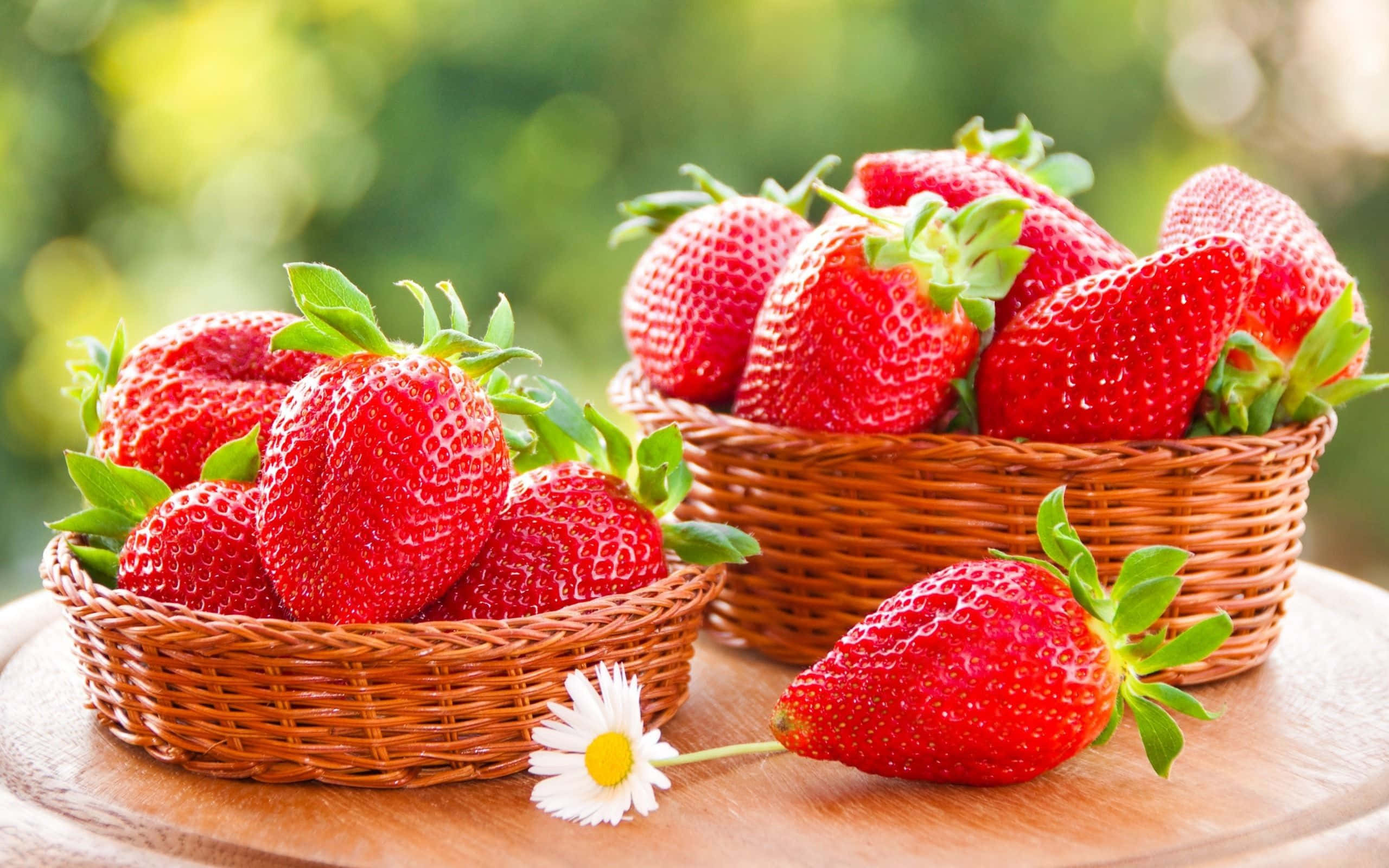 red strawberry, woven baskets, plump red strawberries, 2K Desktop Wallpaper