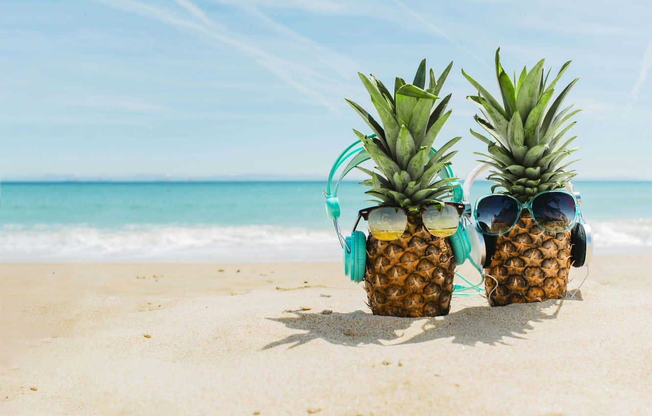 Cute Summer Beach, pineapples, sunglasses, HD Desktop Wallpaper