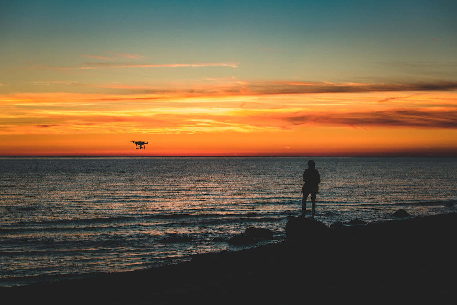 golden sunset, vibrant orange and blue sunset, ocean, HD Desktop Wallpaper