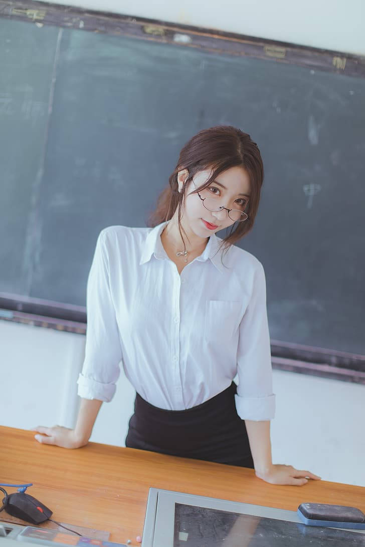 Chinese female teacher, white blouse, glasses, SD Phone Wallpaper