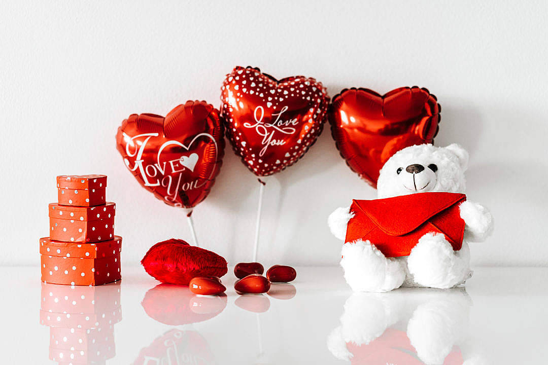 red heart balloons, Love You text, white teddy bear, SD Desktop Wallpaper