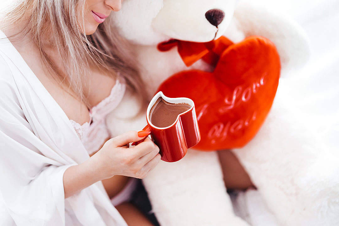 Cute teddy Bear, red heart-shaped mug, hot chocolate, SD Desktop Wallpaper