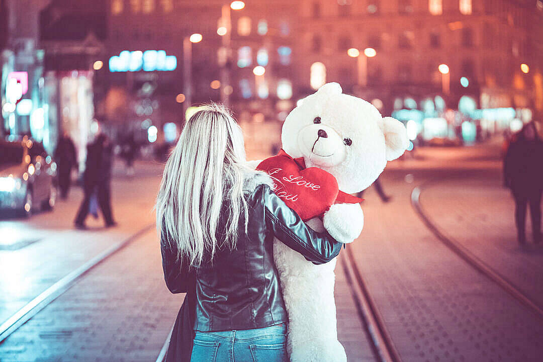 young woman, cute teddy bear, giant white teddy bear, SD Desktop Wallpaper