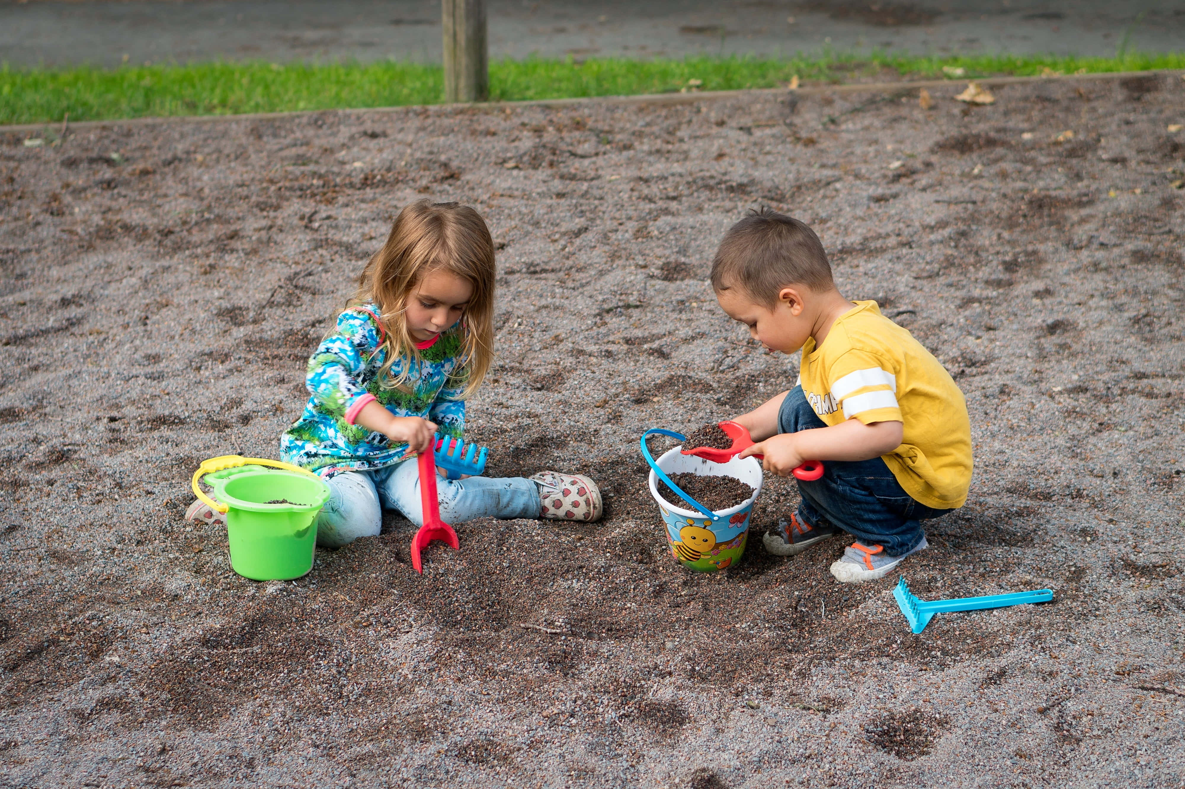 cute toddlers, sandbox, colorful buckets, 4K Desktop Wallpaper