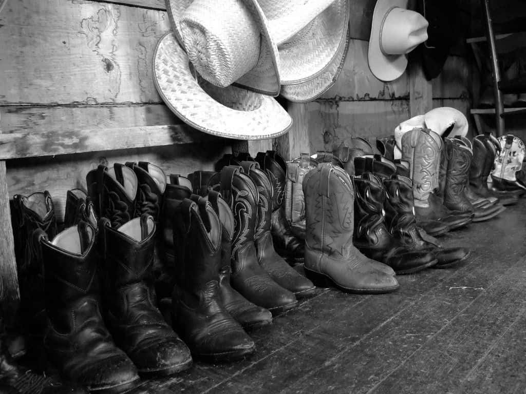 Cute Western, black and white, worn cowboy boots, SD Desktop Wallpaper