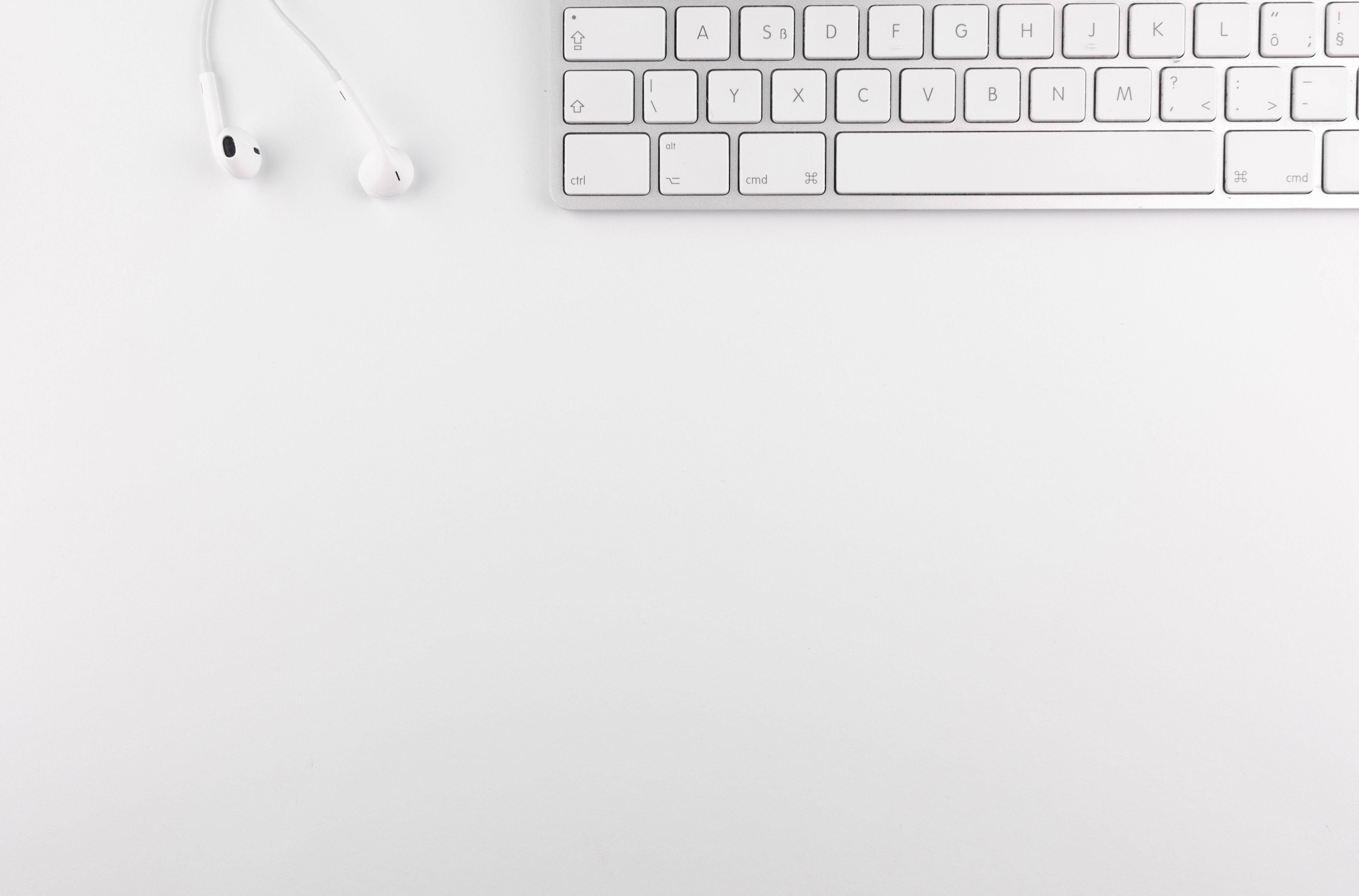 cute white aesthetic, minimalist white keyboard, earphones, 4K Desktop Wallpaper