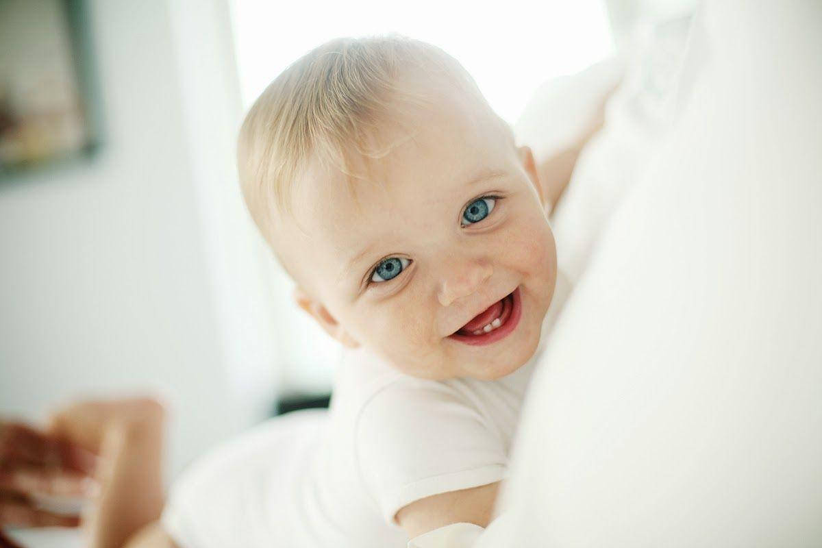 baby, bright blue eyes, toothy grin, SD Desktop Wallpaper