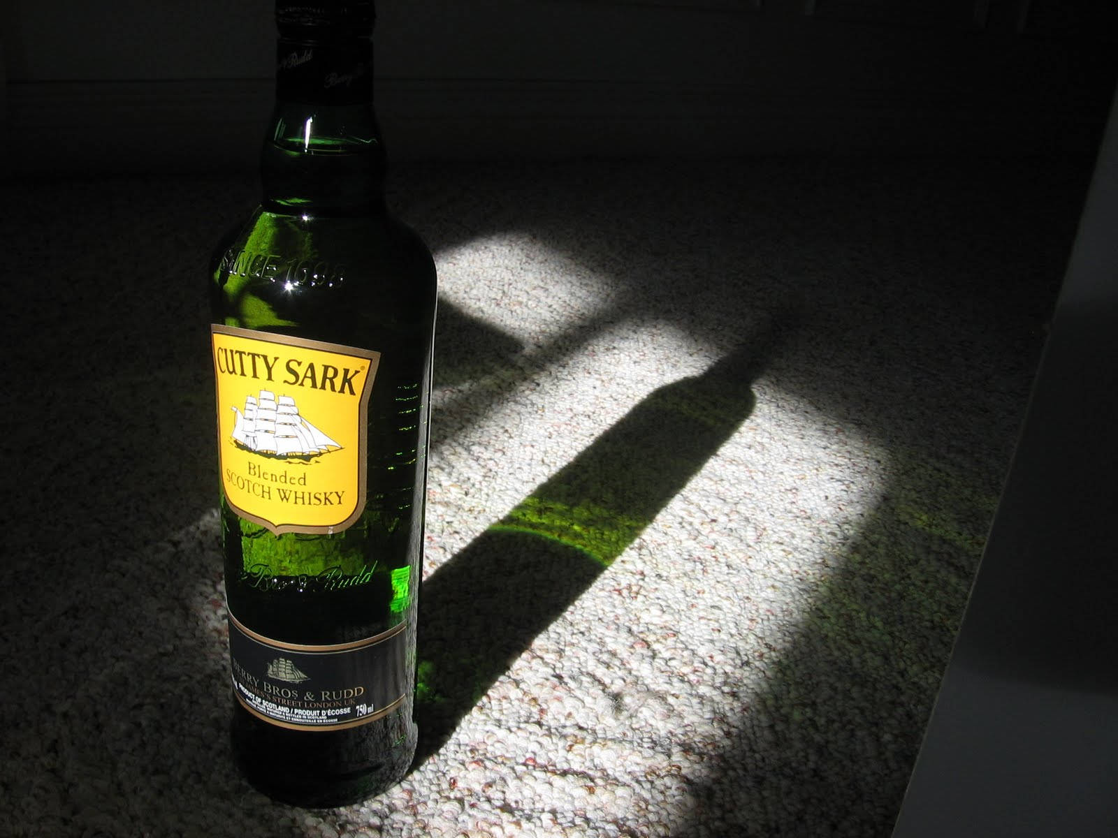 Cutty Sark, whiskey bottle, green, HD Desktop Wallpaper