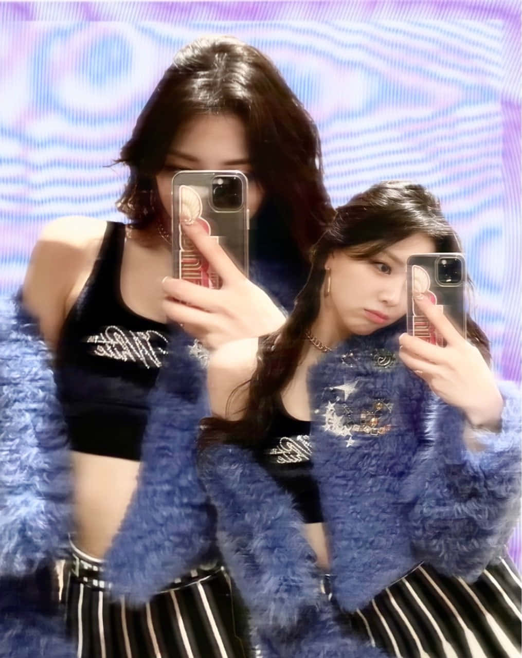 Cyber Y2 K Fashion Selfie, blue fuzzy jackets, black crop tops, HD Phone Wallpaper