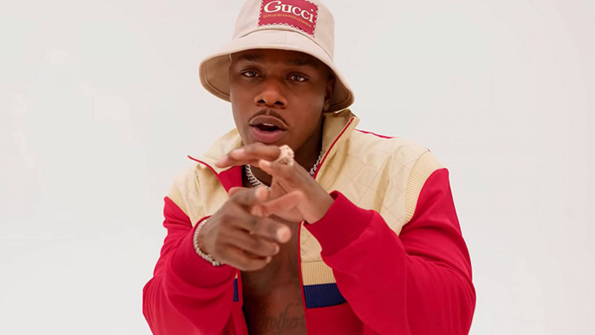Dababy, peephole outfit, beige Gucci bucket hat, Full HD Desktop Wallpaper