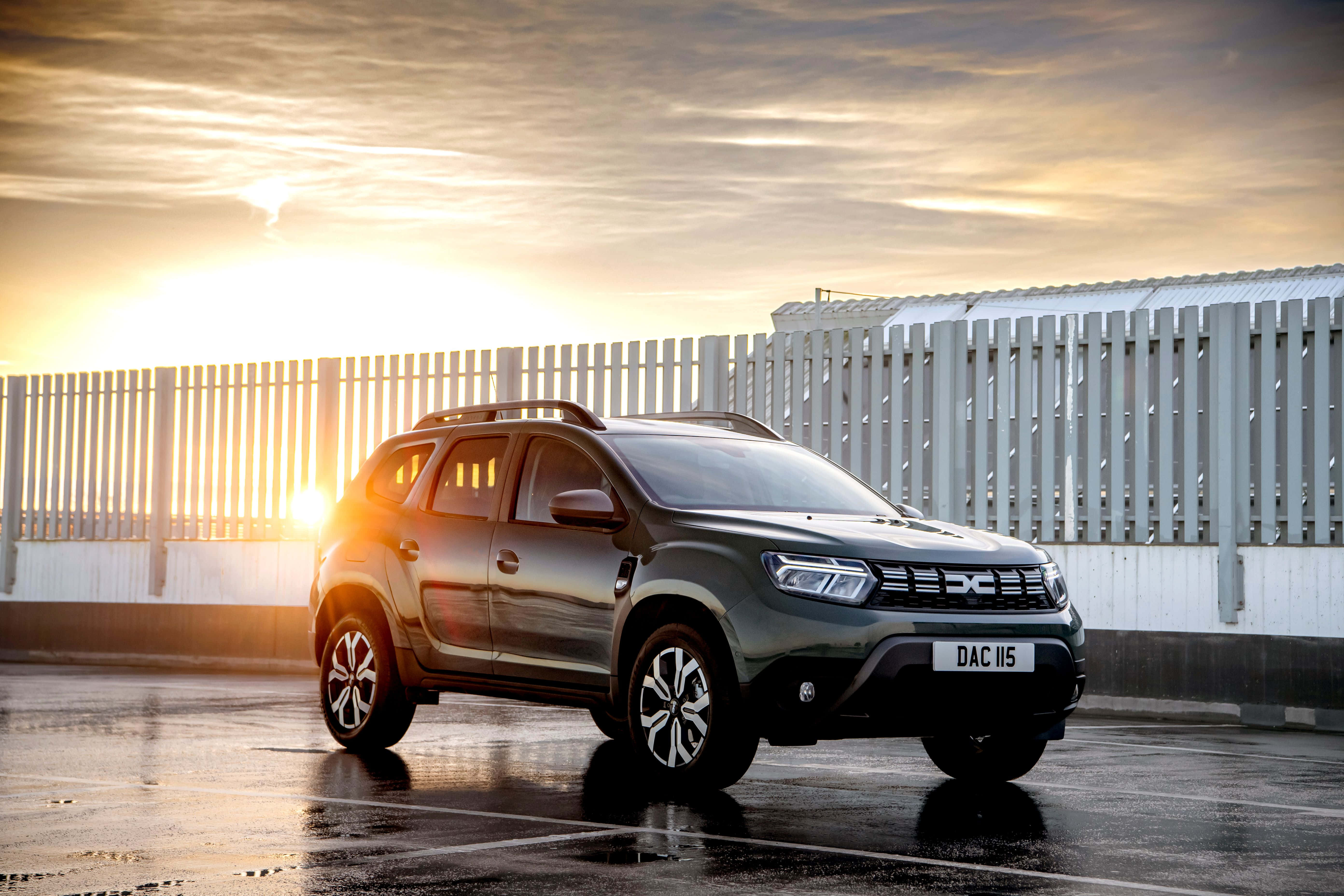 Dacia Duster, sunset, golden light, 5K Desktop Wallpaper