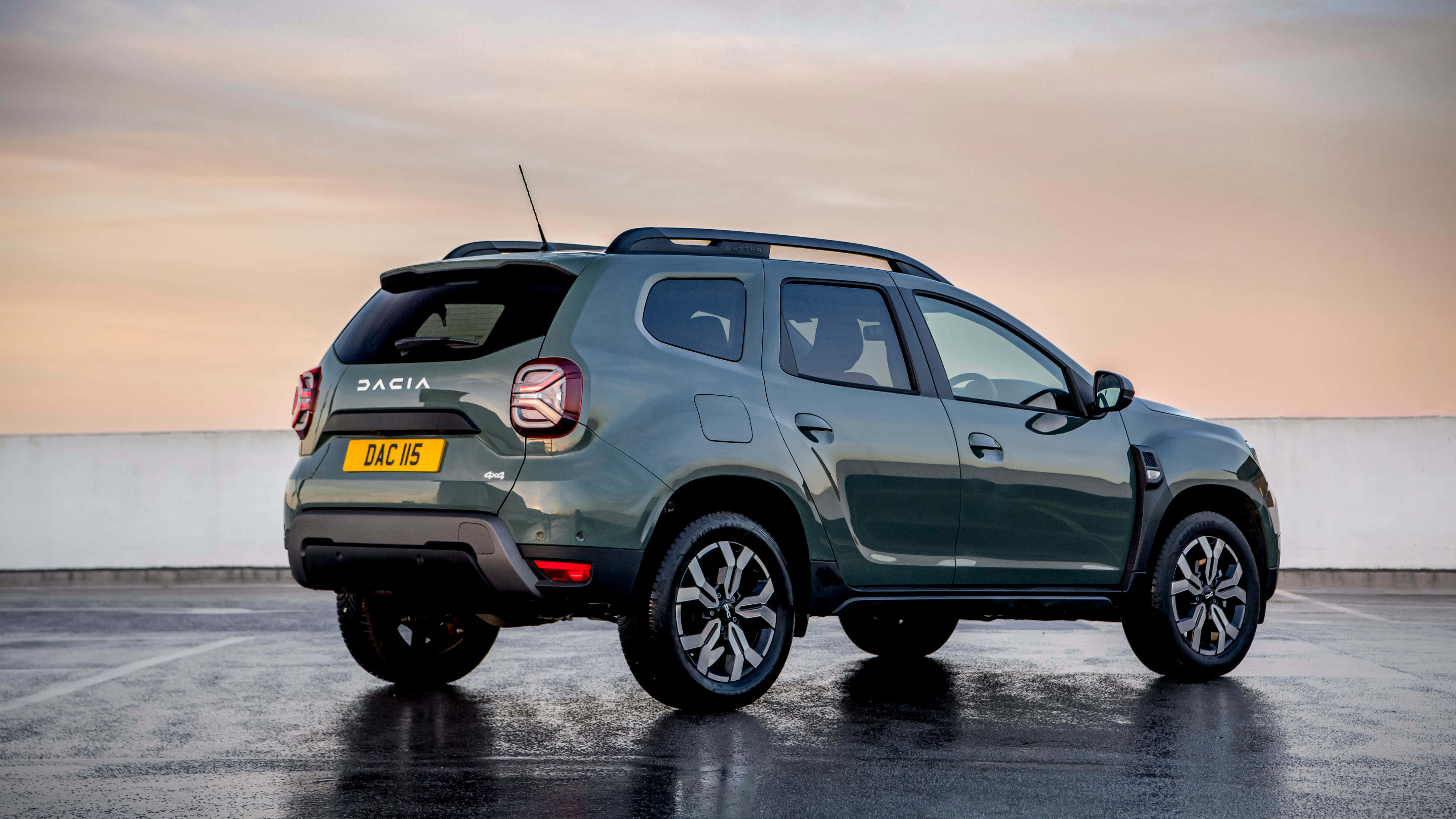 Dacia Duster, 5345 x 3007, green, 5K Desktop Wallpaper
