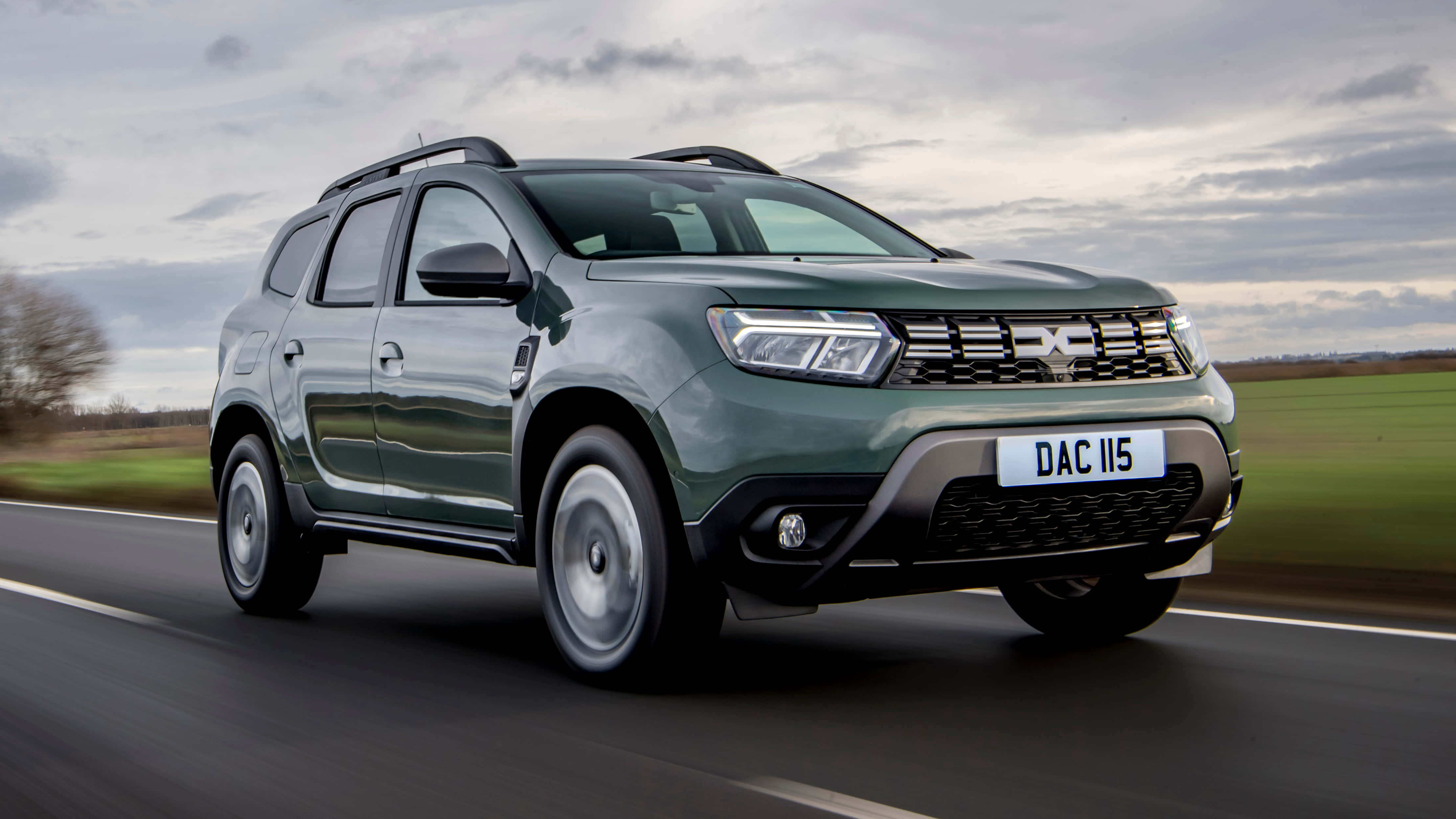 Dacia Duster, 4X4 SUV, green, 4K Desktop Wallpaper