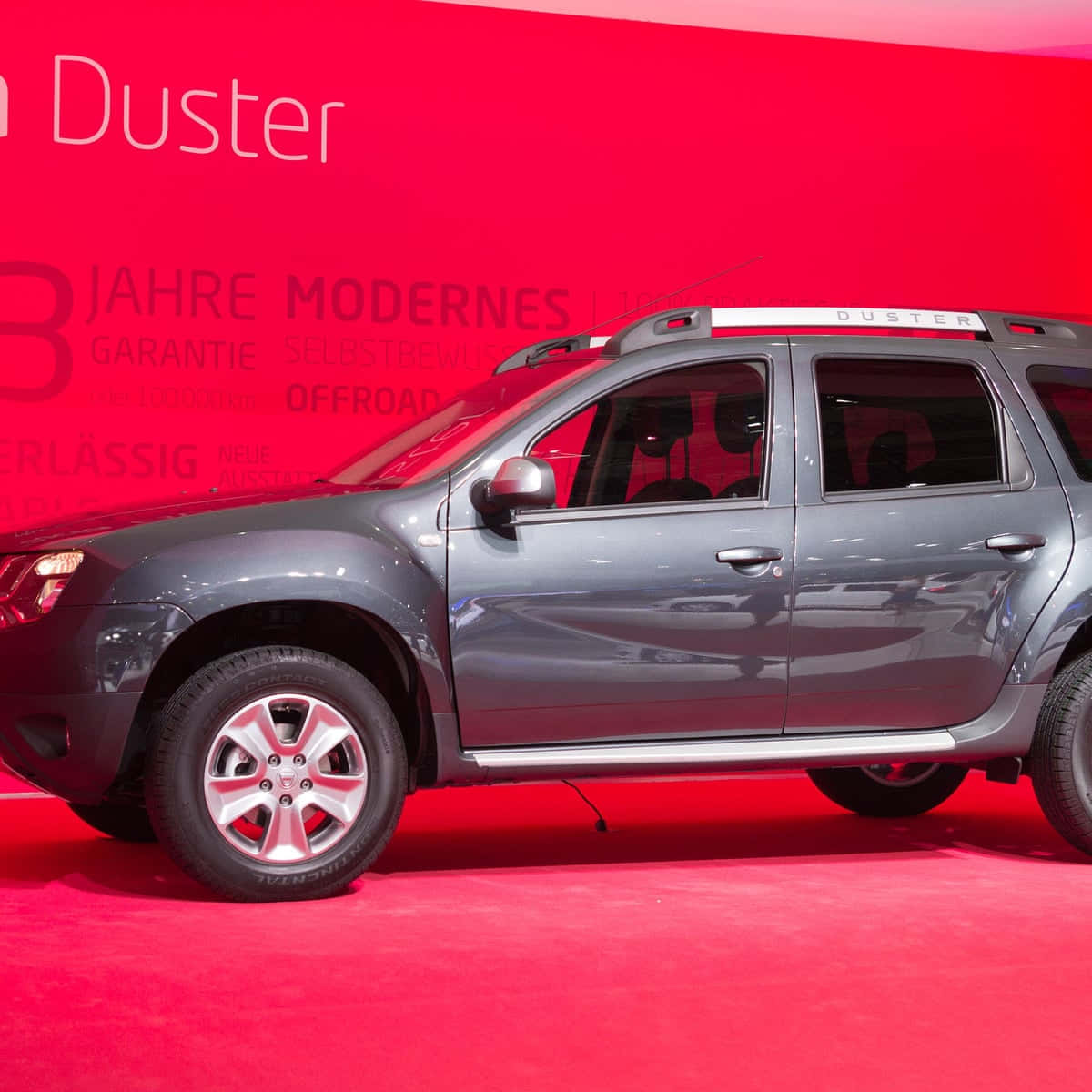 Dacia Duster, gray, red carpet, SD Desktop Wallpaper