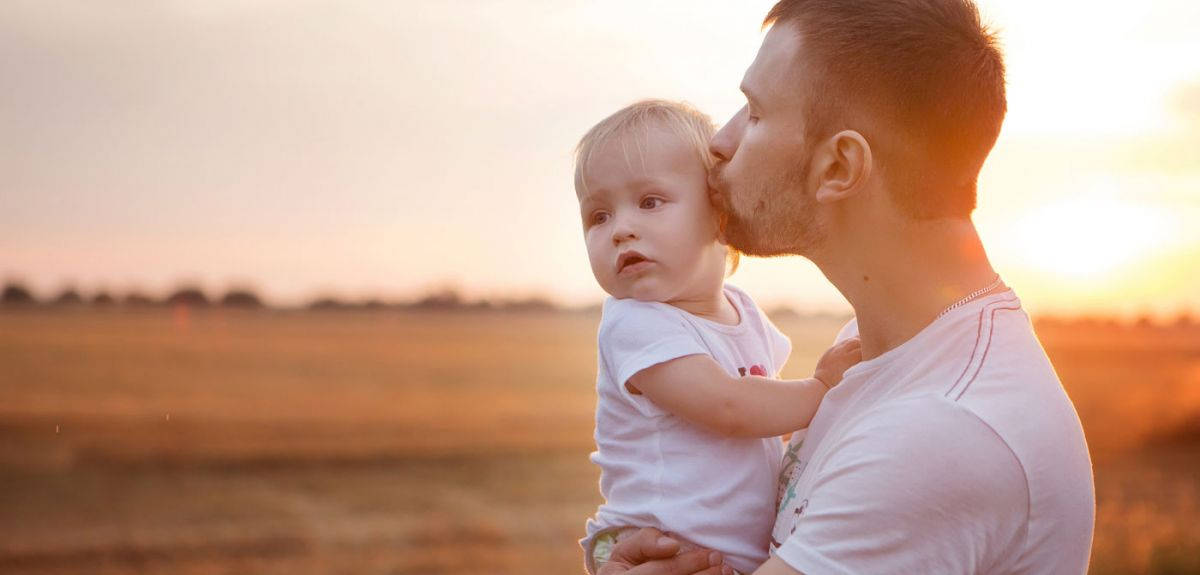 Dad, daughter, golden sunset, SD Desktop Wallpaper