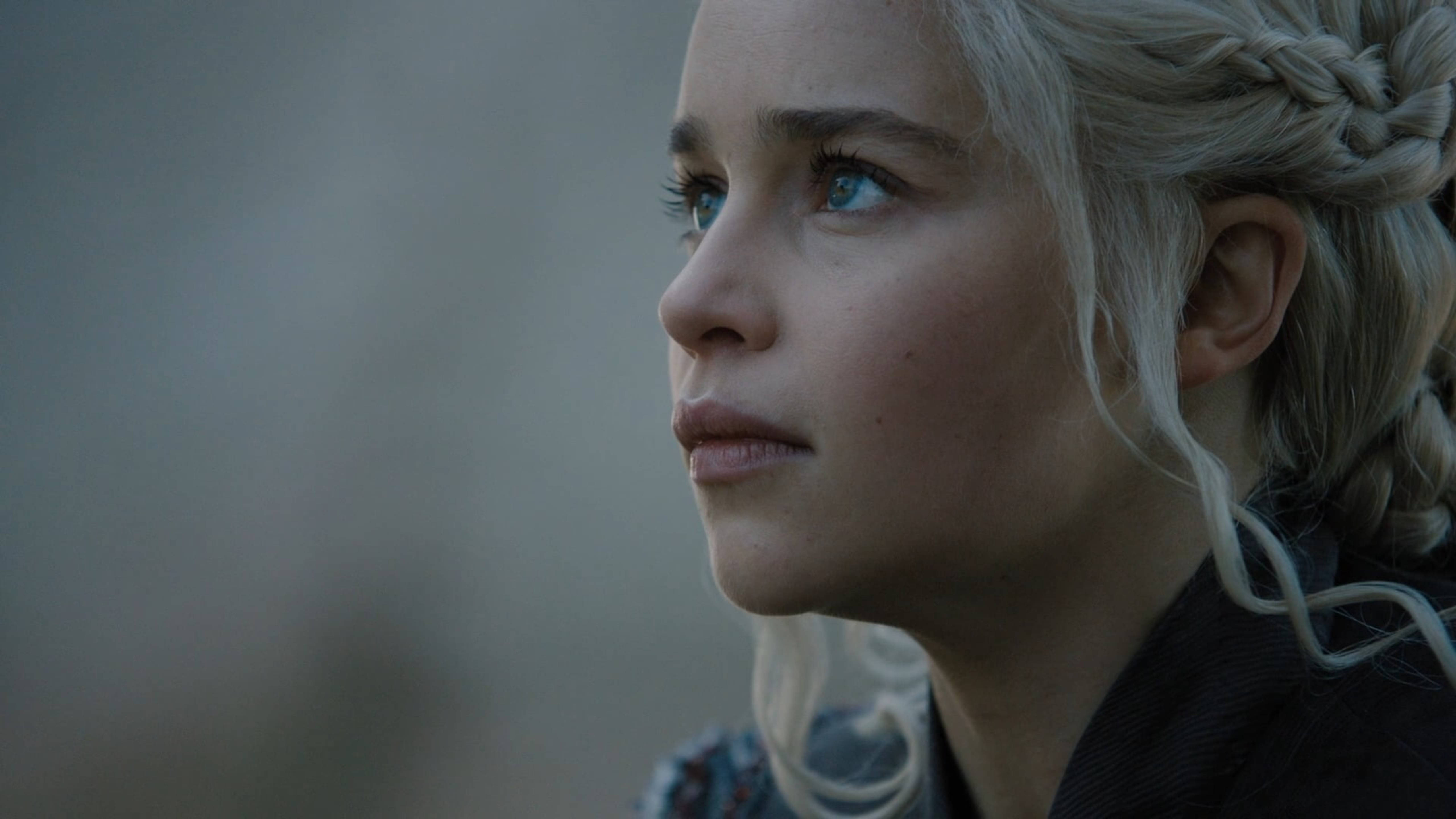 Daenerys Targaryen, braided blonde hair, piercing blue eyes, 5K Desktop Wallpaper