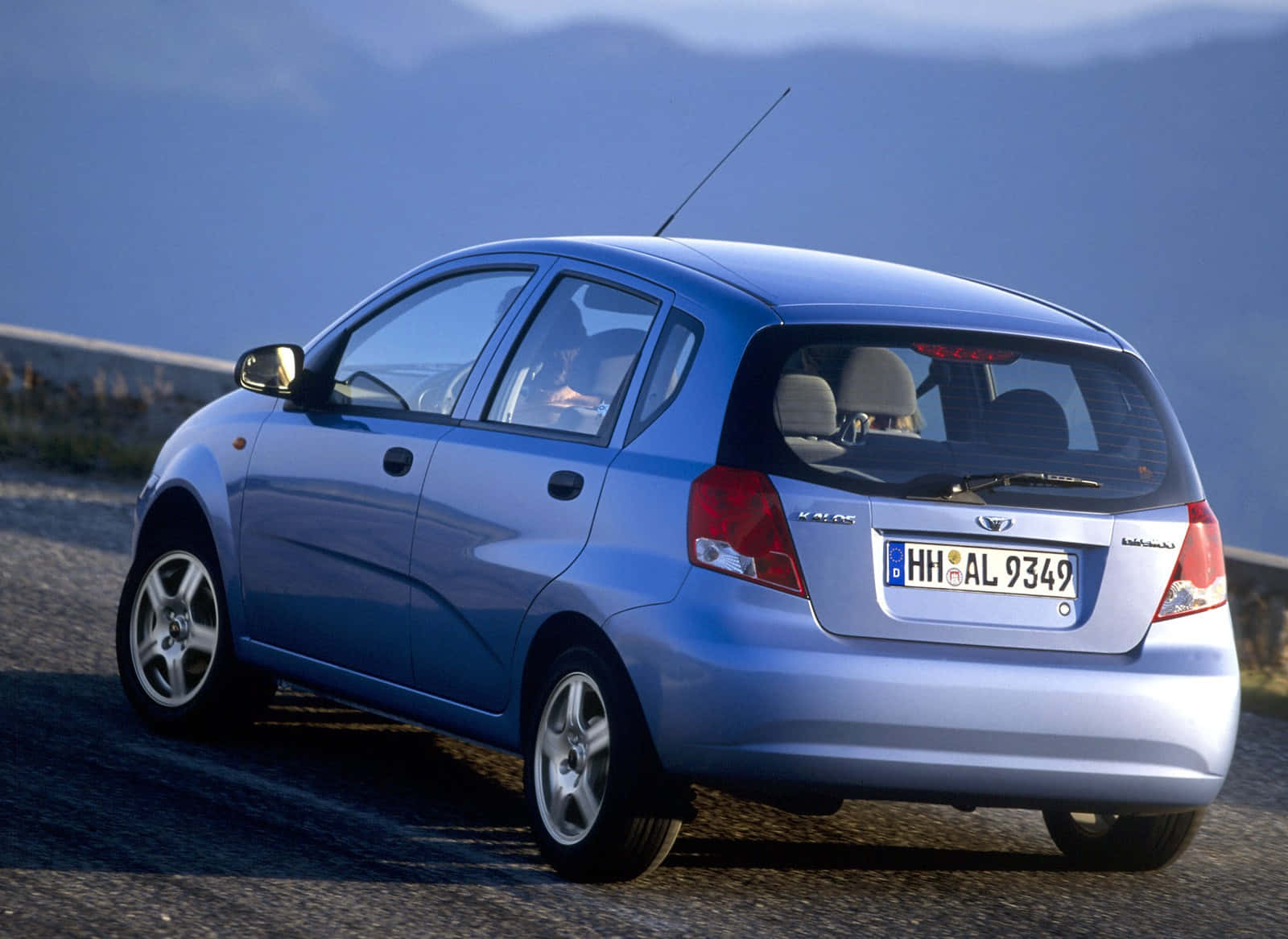Daewoo Kalos, blue compact hatchback, mountain road, HD Desktop Wallpaper