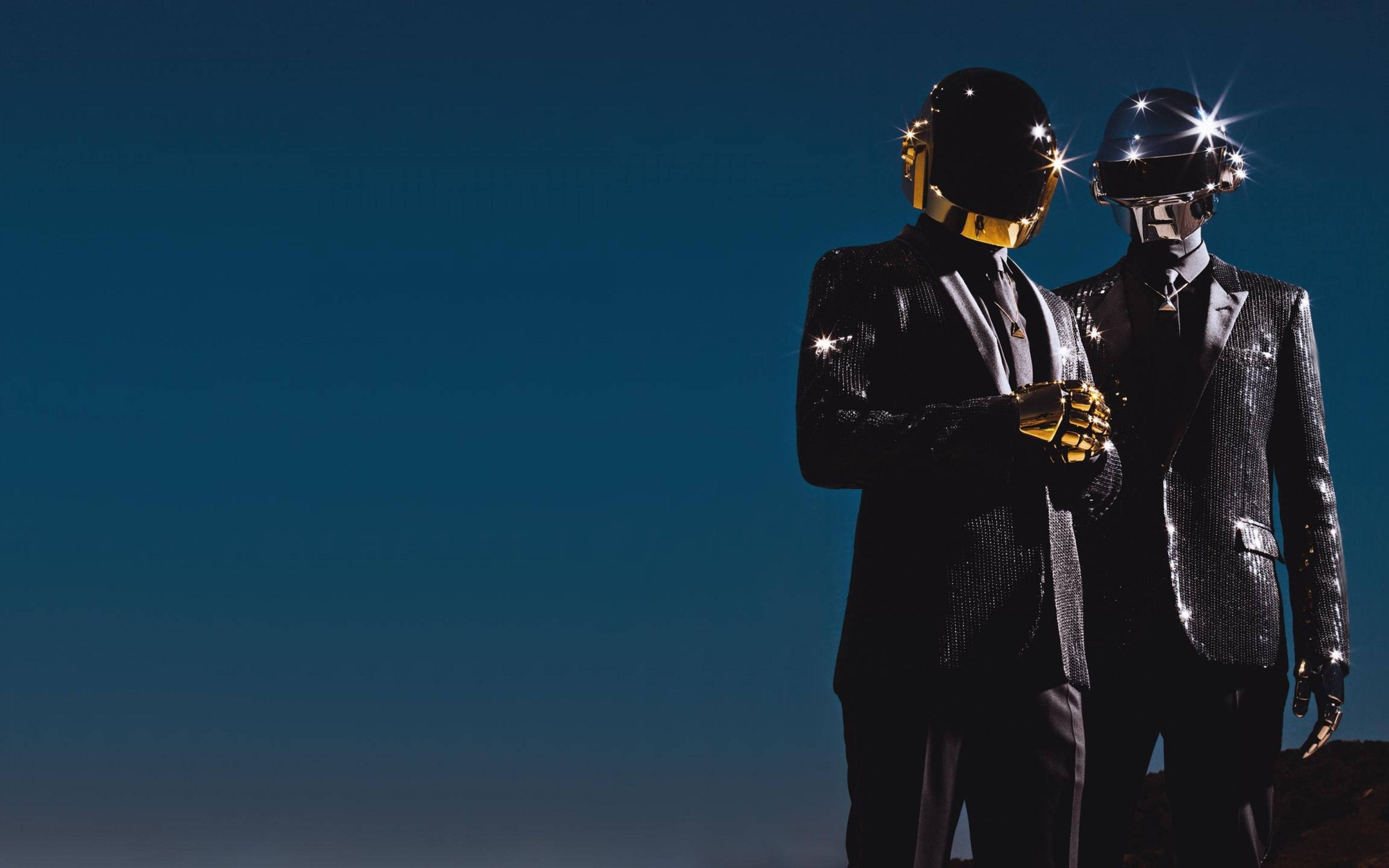 Daft Punk, glittering suits, iconic helmets, 4K Desktop Wallpaper