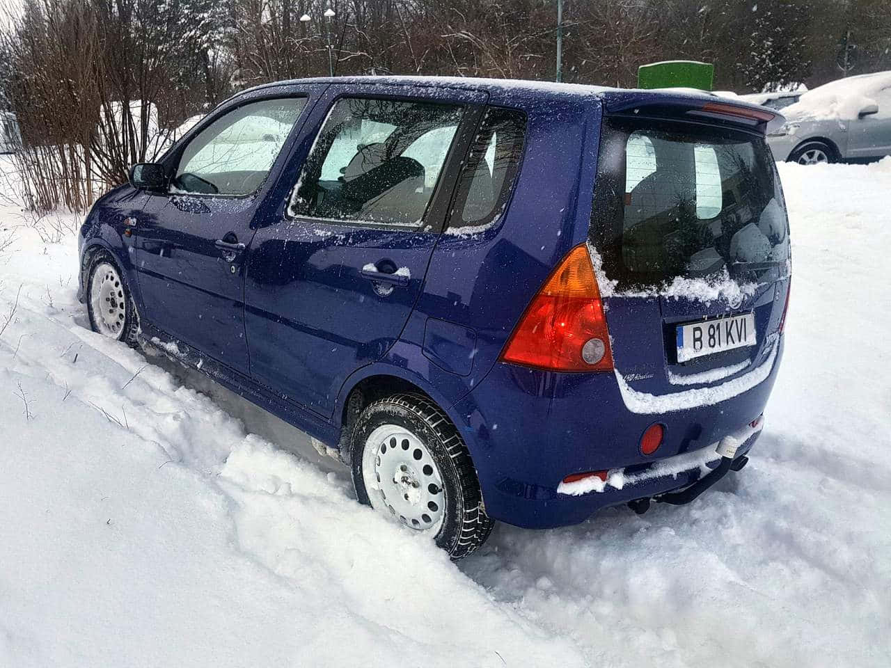Daihatsu Yrv, deep blue, snowy lot, HD Desktop Wallpaper