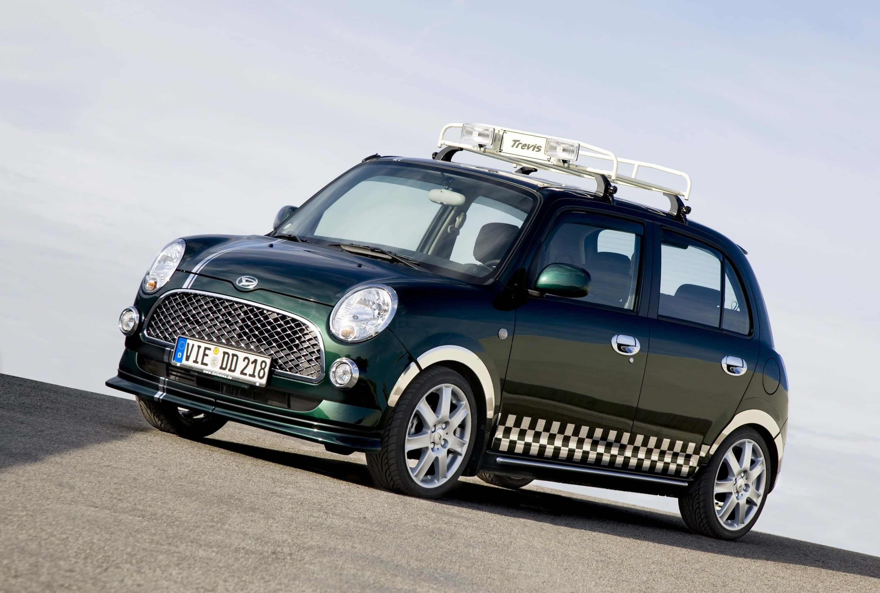 Daihatsu 3000, dark green, checkered side stripes, 2K Desktop Wallpaper